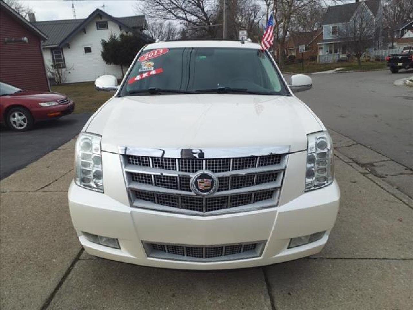 2013 White Diamond Tricoat Cadillac Escalade ESV Platinum Edition (1GYS4KEF9DR) with an 6.2L 6.2L Flex Fuel V8 403hp 417ft. lbs. Sequential-Port F.I. engine, 6-Speed Shiftable Automatic transmission, located at 5505 N. Summit St., Toledo, OH, 43611, (419) 729-2688, 41.654953, -83.530014 - Photo#22