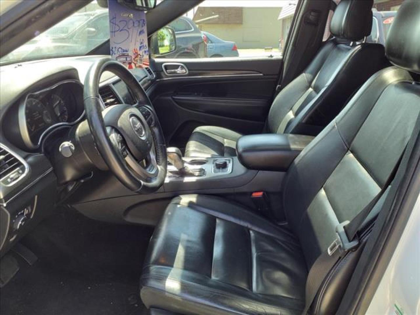 2018 Bright White Clear Coat Jeep Grand Cherokee 4x4 Limited (1C4RJFBG3JC) with an 3.6L Pentastar 3.6L V6 295hp 260ft. lbs. Sequential Multiport Fuel Injection engine, 8-Speed Shiftable Automatic transmission, located at 5505 N. Summit St., Toledo, OH, 43611, (419) 729-2688, 41.654953, -83.530014 - Photo#1