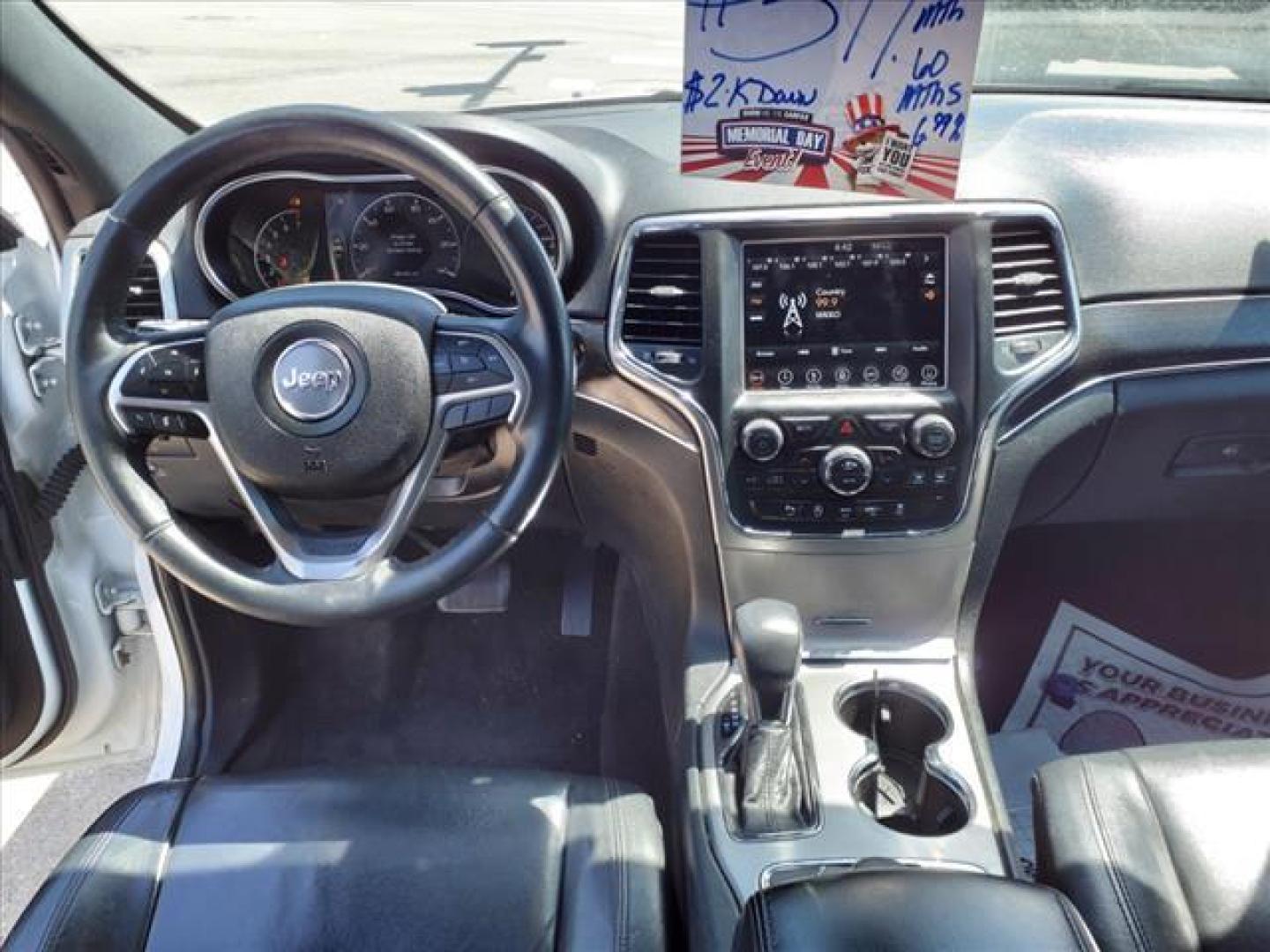 2018 Bright White Clear Coat Jeep Grand Cherokee 4x4 Limited (1C4RJFBG3JC) with an 3.6L Pentastar 3.6L V6 295hp 260ft. lbs. Sequential Multiport Fuel Injection engine, 8-Speed Shiftable Automatic transmission, located at 5505 N. Summit St., Toledo, OH, 43611, (419) 729-2688, 41.654953, -83.530014 - Photo#4