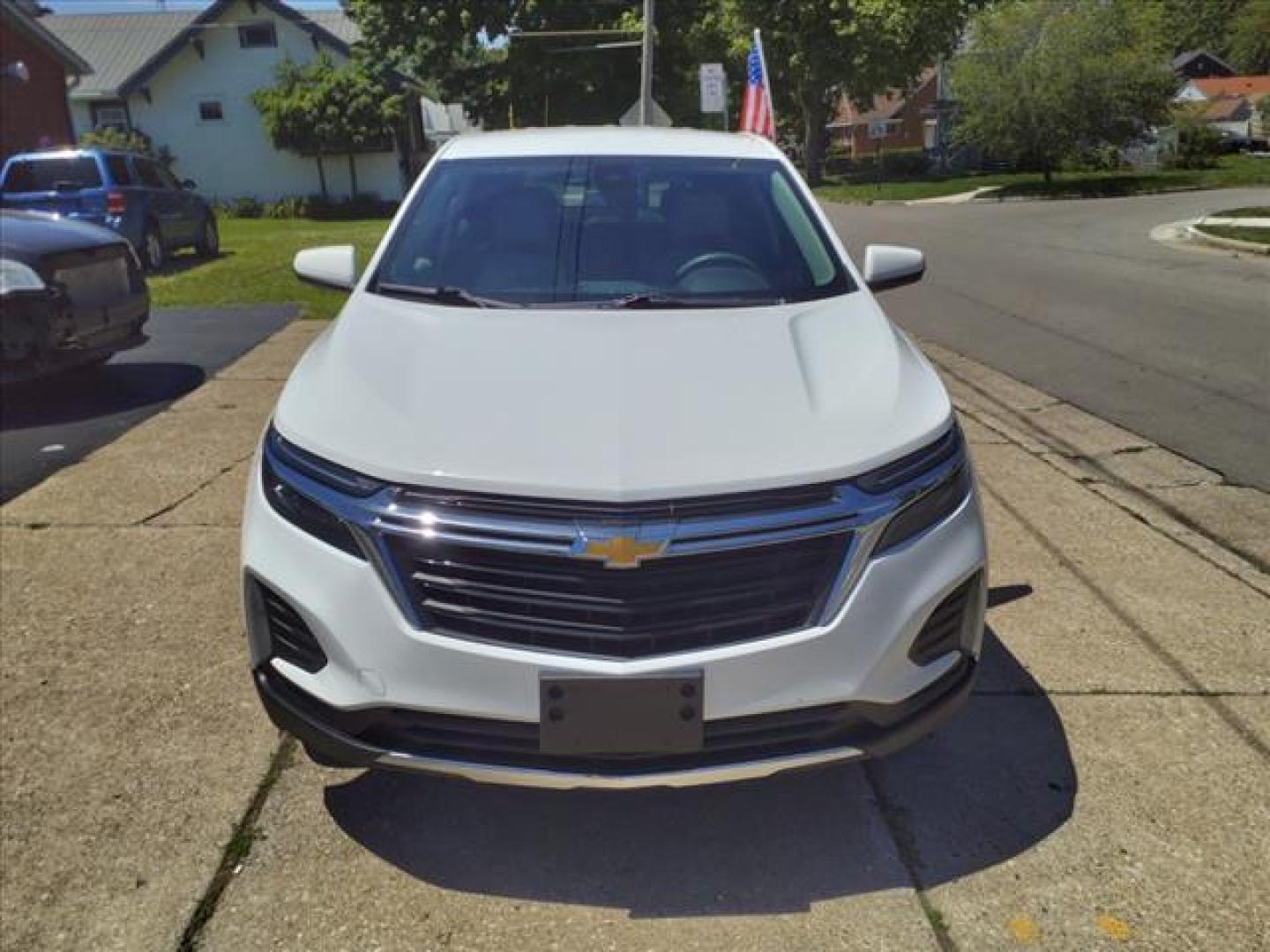 2022 Summit White Chevrolet Equinox 4x4 LT (2GNAXUEV1N6) with an 1.5L 1.5L Turbo I4 170hp 203ft. lbs. Direct Injection engine, 6-Speed Shiftable Automatic transmission, located at 5505 N. Summit St., Toledo, OH, 43611, (419) 729-2688, 41.654953, -83.530014 - Photo#20