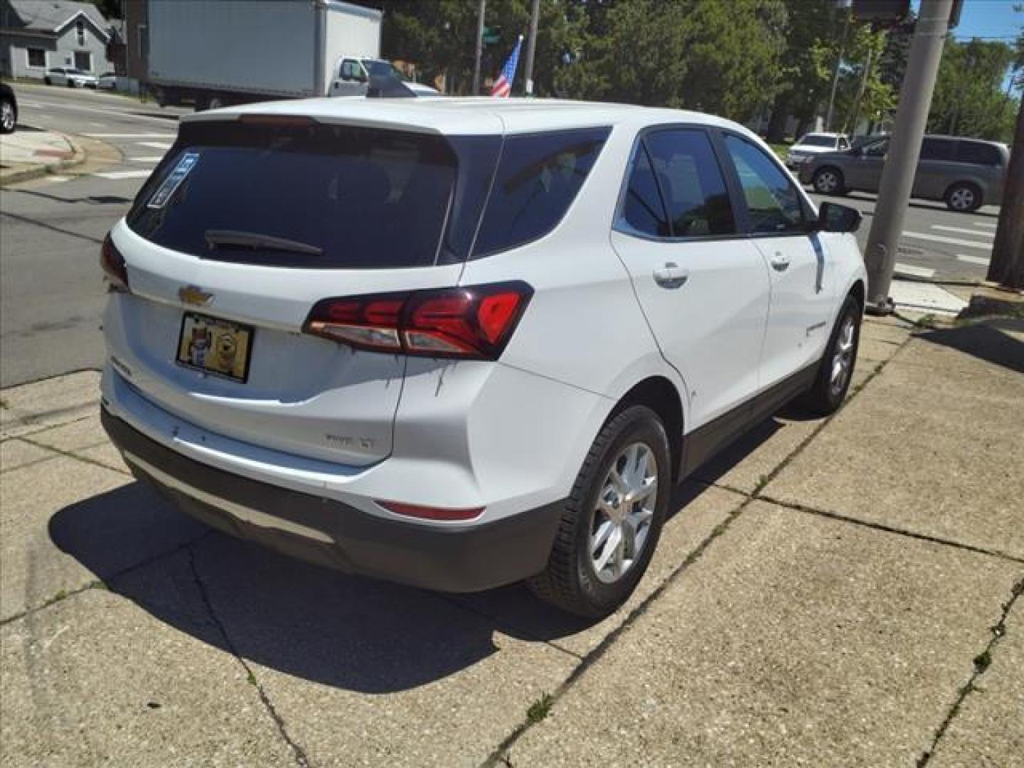 2022 Summit White Chevrolet Equinox 4x4 LT (2GNAXUEV1N6) with an 1.5L 1.5L Turbo I4 170hp 203ft. lbs. Direct Injection engine, 6-Speed Shiftable Automatic transmission, located at 5505 N. Summit St., Toledo, OH, 43611, (419) 729-2688, 41.654953, -83.530014 - Photo#25