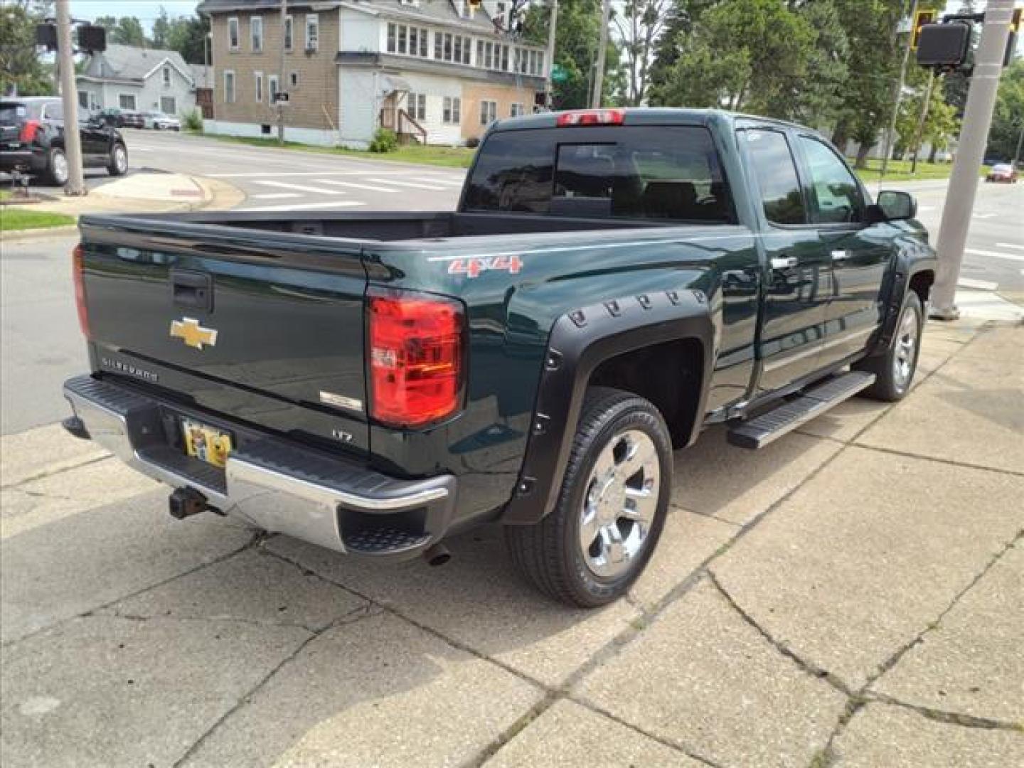 2014 Rainforest Green Metallic Chevrolet Silverado 1500 4x4 LTZ (1GCVKSEC0EZ) with an 5.3L EcoTec3 5.3L Flex Fuel V8 355hp 383ft. lbs. Direct Injection engine, 6-Speed Shiftable Automatic w/Overdrive transmission, located at 5505 N. Summit St., Toledo, OH, 43611, (419) 729-2688, 41.654953, -83.530014 - Photo#25