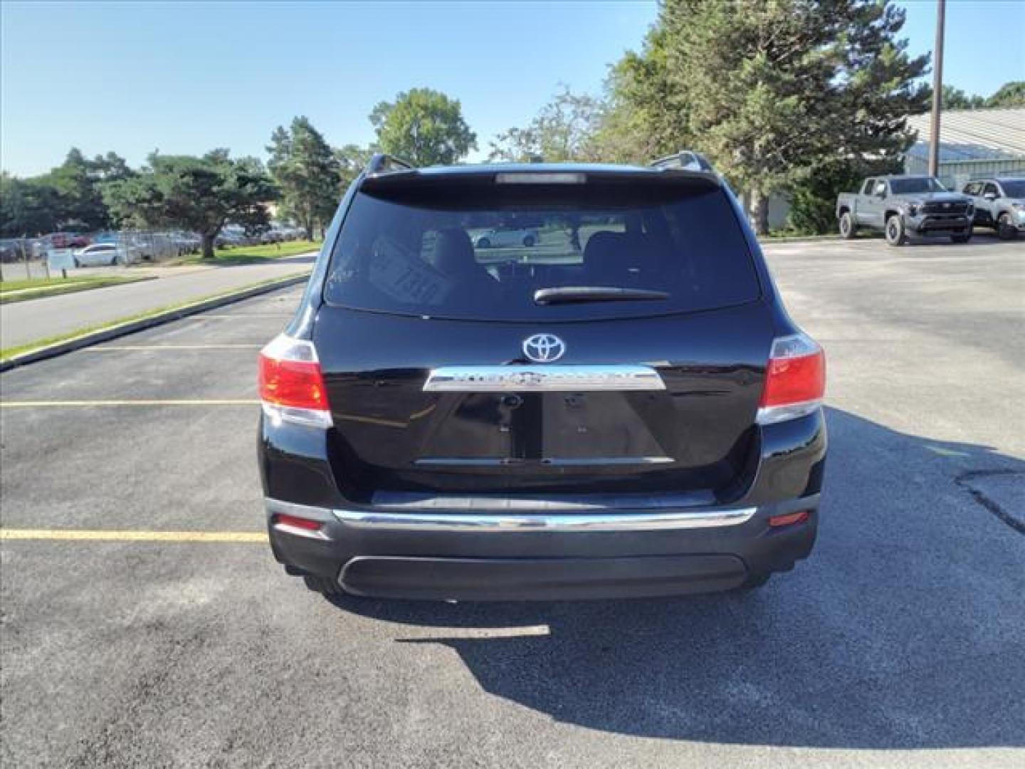 2013 Black Toyota Highlander Base (5TDZA3EH6DS) with an 2.7L 2.7L I4 187hp 186ft. lbs. Fuel Injected engine, 6-Speed Shiftable Automatic transmission, located at 5505 N. Summit St., Toledo, OH, 43611, (419) 729-2688, 41.654953, -83.530014 - Photo#17