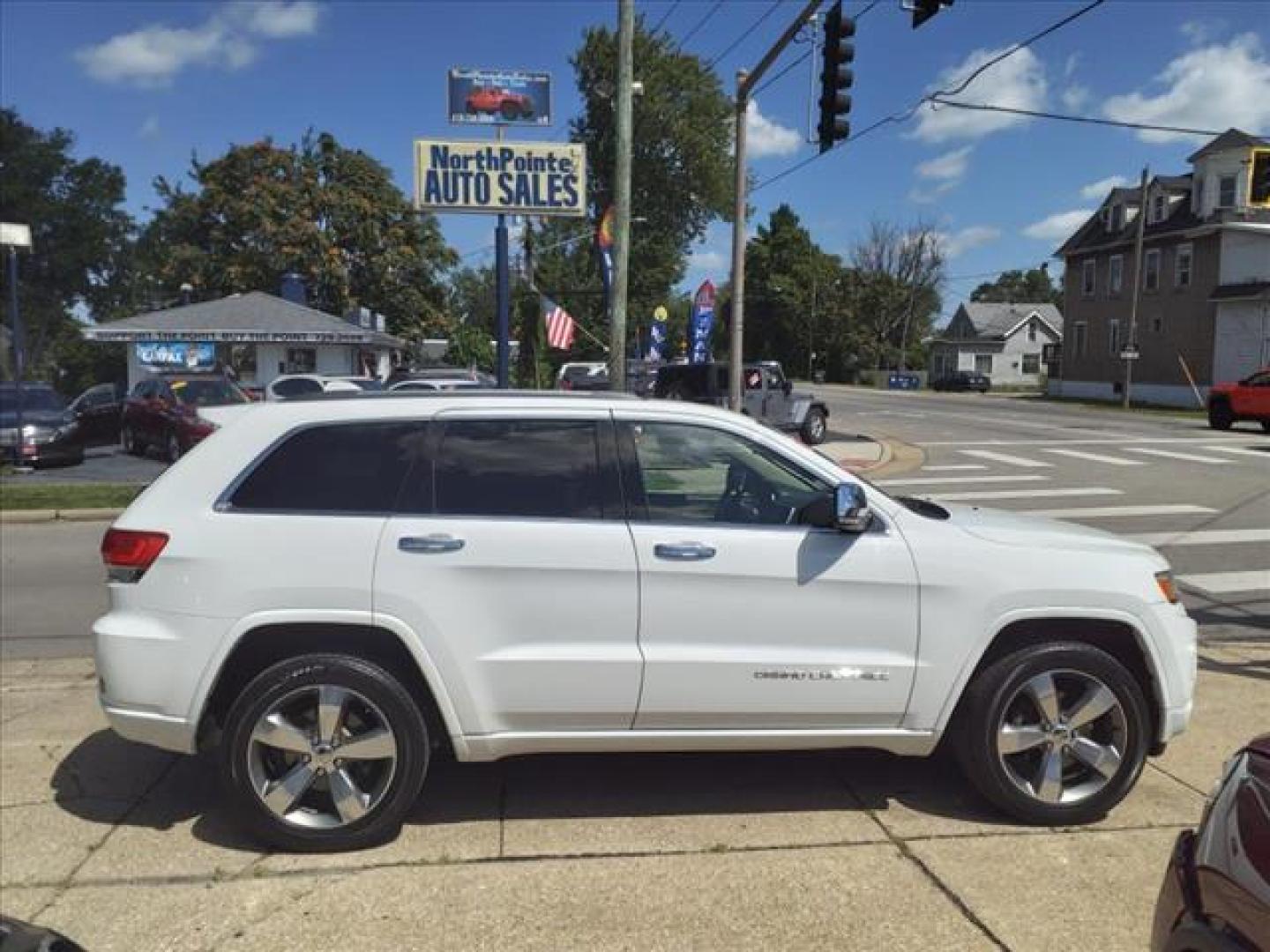 2014 Bright White Clear Coat Jeep Grand Cherokee 4x4 Overland (1C4RJFCG2EC) with an 3.6L 3.6L V6 290hp 260ft. lbs. Sequential Multiport Fuel Injection engine, 8-Speed Shiftable Automatic transmission, located at 5505 N. Summit St., Toledo, OH, 43611, (419) 729-2688, 41.654953, -83.530014 - Photo#0