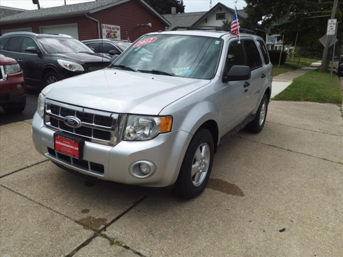 2012 Ingot Silver Metallic Ford Escape XLT (1FMCU0DG7CK) with an 3.0L 3.0L Flex Fuel V6 240hp 223ft. lbs. Sequential Multiport Fuel Injection engine, 6-Speed Automatic transmission, located at 5505 N. Summit St., Toledo, OH, 43611, (419) 729-2688, 41.654953, -83.530014 - Photo#18