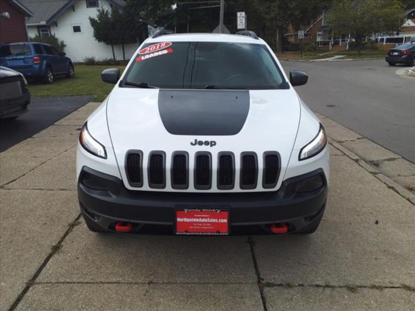 2018 Bright White Clear Coat Jeep Cherokee 4x4 Trailhawk (1C4PJMBX4JD) with an 3.2L 3.2L V6 271hp 239ft. lbs. Sequential Multiport Fuel Injection engine, 4WD 9-Speed Shiftable Automatic transmission, located at 5505 N. Summit St., Toledo, OH, 43611, (419) 729-2688, 41.654953, -83.530014 - Photo#18