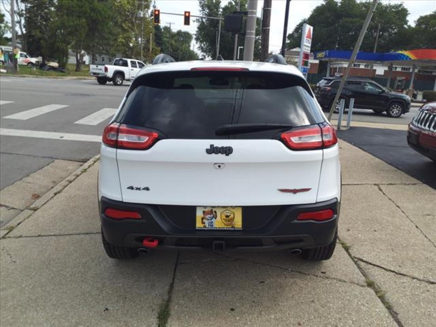 2018 Bright White Clear Coat Jeep Cherokee 4x4 Trailhawk (1C4PJMBX4JD) with an 3.2L 3.2L V6 271hp 239ft. lbs. Sequential Multiport Fuel Injection engine, 4WD 9-Speed Shiftable Automatic transmission, located at 5505 N. Summit St., Toledo, OH, 43611, (419) 729-2688, 41.654953, -83.530014 - Photo#22