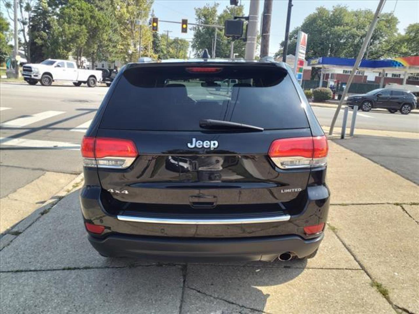 2017 Diamond Black Crystal Pearl Coat Jeep Grand Cherokee Limited (1C4RJFBG5HC) with an 3.6L Pentastar 3.6L V6 295hp 260ft. lbs. Sequential Multiport Fuel Injection engine, 8-Speed Shiftable Automatic transmission, located at 5505 N. Summit St., Toledo, OH, 43611, (419) 729-2688, 41.654953, -83.530014 - Photo#25