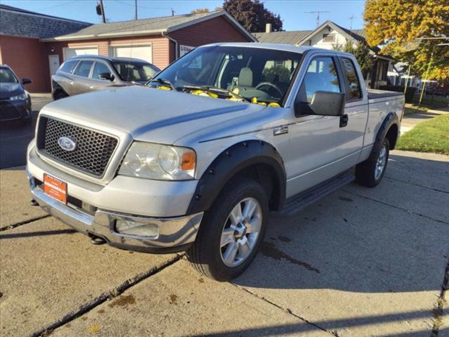 2005 Silver Clearcoat Metallic Yn Ford F-150 4x4 XLT (1FTPX14525F) with an 5.4L Triton 5.4L V8 300hp 365ft. lbs. Sequential Multiport Fuel Injection engine, 4-Speed Automatic transmission, located at 5505 N. Summit St., Toledo, OH, 43611, (419) 729-2688, 41.654953, -83.530014 - Photo#15