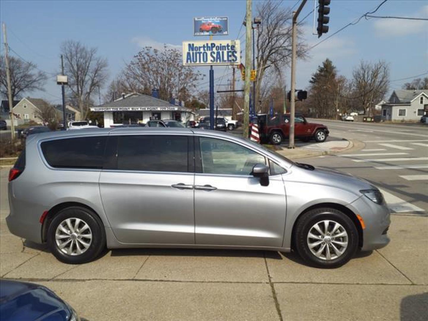 2018 Billet Silver Metallic Clear Coat Chrysler Pacifica LX (2C4RC1CG9JR) with an 3.6L Pentastar 3.6L V6 287hp 262ft. lbs. Sequential Multiport Fuel Injection engine, 9-Speed Shiftable Automatic transmission, located at 5505 N. Summit St., Toledo, OH, 43611, (419) 729-2688, 41.654953, -83.530014 - Photo#0