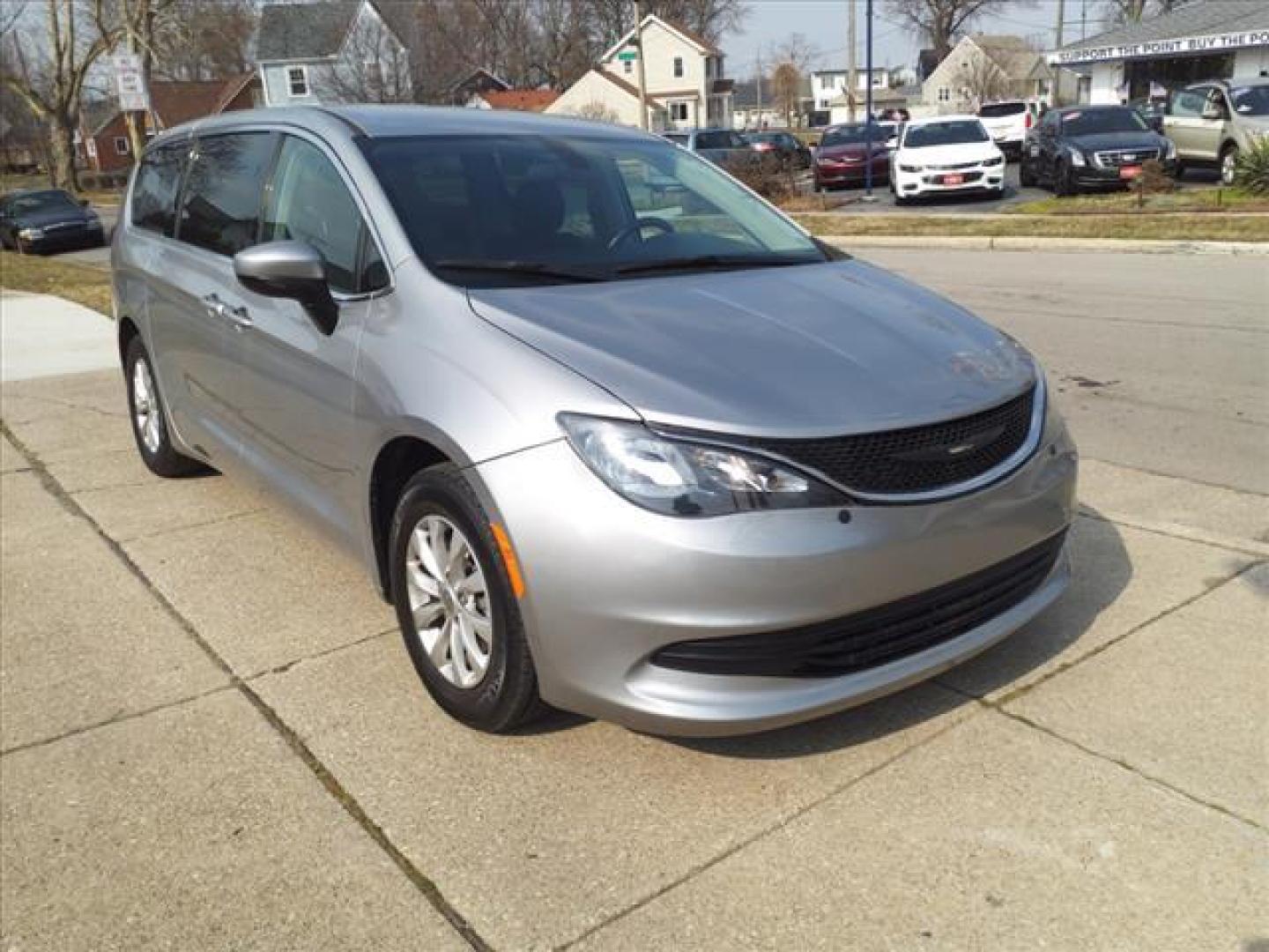 2018 Billet Silver Metallic Clear Coat Chrysler Pacifica LX (2C4RC1CG9JR) with an 3.6L Pentastar 3.6L V6 287hp 262ft. lbs. Sequential Multiport Fuel Injection engine, 9-Speed Shiftable Automatic transmission, located at 5505 N. Summit St., Toledo, OH, 43611, (419) 729-2688, 41.654953, -83.530014 - Photo#19