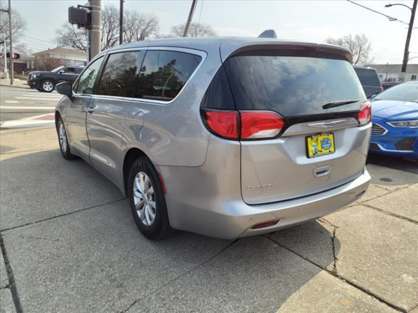 2018 Billet Silver Metallic Clear Coat Chrysler Pacifica LX (2C4RC1CG9JR) with an 3.6L Pentastar 3.6L V6 287hp 262ft. lbs. Sequential Multiport Fuel Injection engine, 9-Speed Shiftable Automatic transmission, located at 5505 N. Summit St., Toledo, OH, 43611, (419) 729-2688, 41.654953, -83.530014 - Photo#23