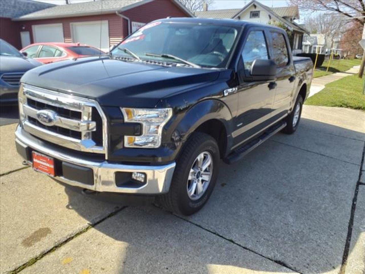 2015 Tuxedo Black Metallic Ford F-150 4x4 XLT (1FTEW1EG8FF) with an 3.5L EcoBoost 3.5L Twin Turbo V6 365hp 420ft. lbs. Direct Injection engine, 6-Speed Shiftable Automatic transmission, located at 5505 N. Summit St., Toledo, OH, 43611, (419) 729-2688, 41.654953, -83.530014 - Photo#16