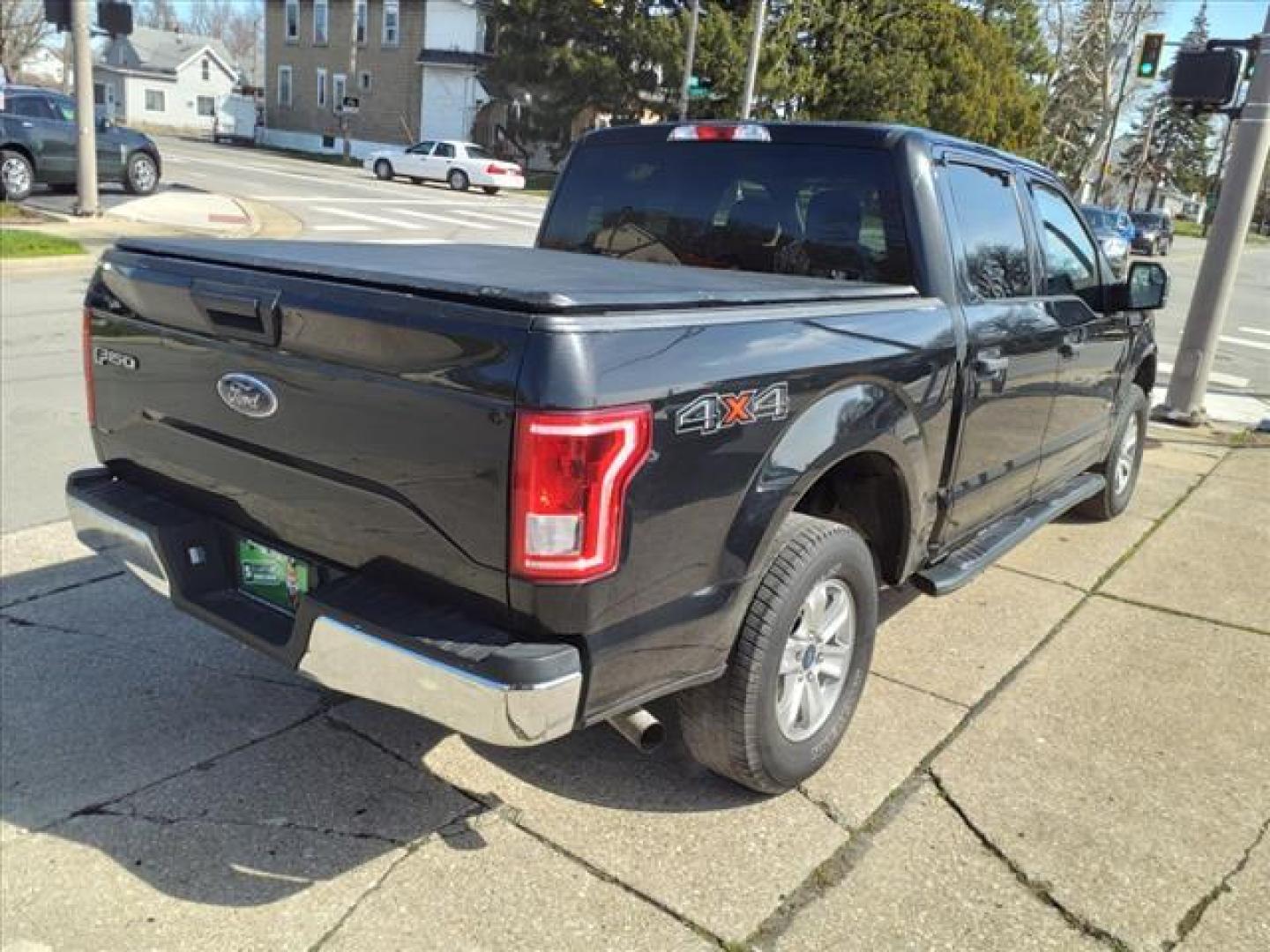 2015 Tuxedo Black Metallic Ford F-150 4x4 XLT (1FTEW1EG8FF) with an 3.5L EcoBoost 3.5L Twin Turbo V6 365hp 420ft. lbs. Direct Injection engine, 6-Speed Shiftable Automatic transmission, located at 5505 N. Summit St., Toledo, OH, 43611, (419) 729-2688, 41.654953, -83.530014 - Photo#20