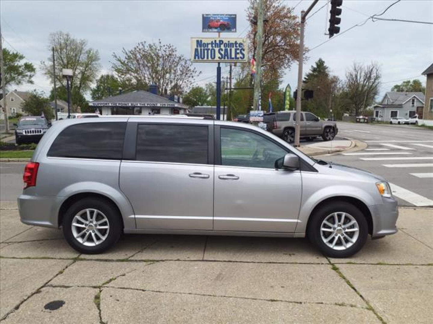 2020 Billet Clear Coat Dodge Grand Caravan SXT (2C4RDGCGXLR) with an 3.6L Pentastar 3.6L Flex Fuel V6 283hp 260ft. lbs. Sequential Multiport Fuel Injection engine, 6-Speed Shiftable Automatic transmission, located at 5505 N. Summit St., Toledo, OH, 43611, (419) 729-2688, 41.654953, -83.530014 - Photo#0