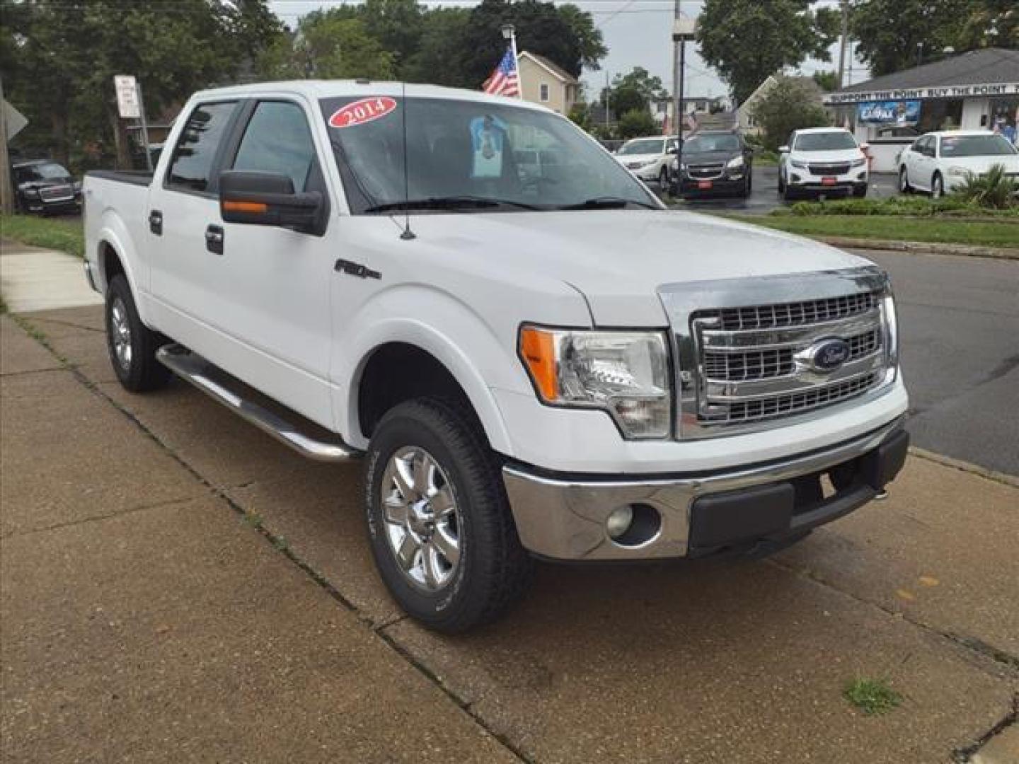 2014 Oxford White Ford F-150 4x4 XLT (1FTFW1EF0EF) with an 5.0L 5.0L Flex Fuel V8 360hp 380ft. lbs. Sequential Multiport Fuel Injection engine, 6-Speed Automatic transmission, located at 5505 N. Summit St., Toledo, OH, 43611, (419) 729-2688, 41.654953, -83.530014 - Photo#17