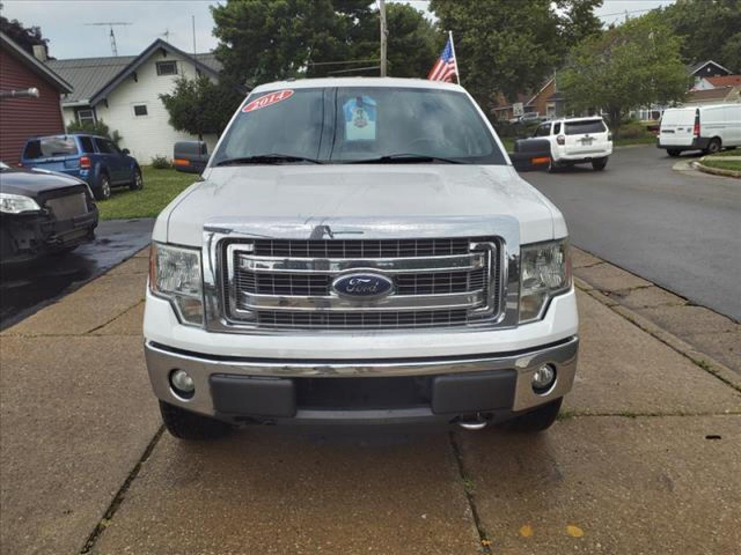 2014 Oxford White Ford F-150 4x4 XLT (1FTFW1EF0EF) with an 5.0L 5.0L Flex Fuel V8 360hp 380ft. lbs. Sequential Multiport Fuel Injection engine, 6-Speed Automatic transmission, located at 5505 N. Summit St., Toledo, OH, 43611, (419) 729-2688, 41.654953, -83.530014 - Photo#18