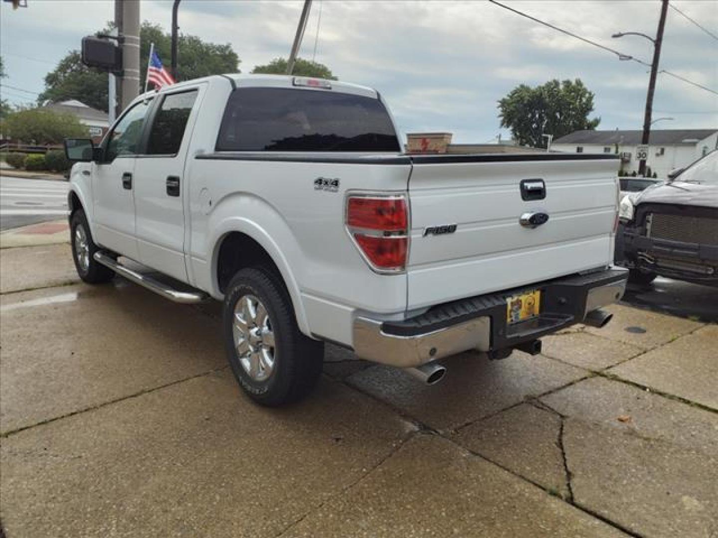 2014 Oxford White Ford F-150 4x4 XLT (1FTFW1EF0EF) with an 5.0L 5.0L Flex Fuel V8 360hp 380ft. lbs. Sequential Multiport Fuel Injection engine, 6-Speed Automatic transmission, located at 5505 N. Summit St., Toledo, OH, 43611, (419) 729-2688, 41.654953, -83.530014 - Photo#21