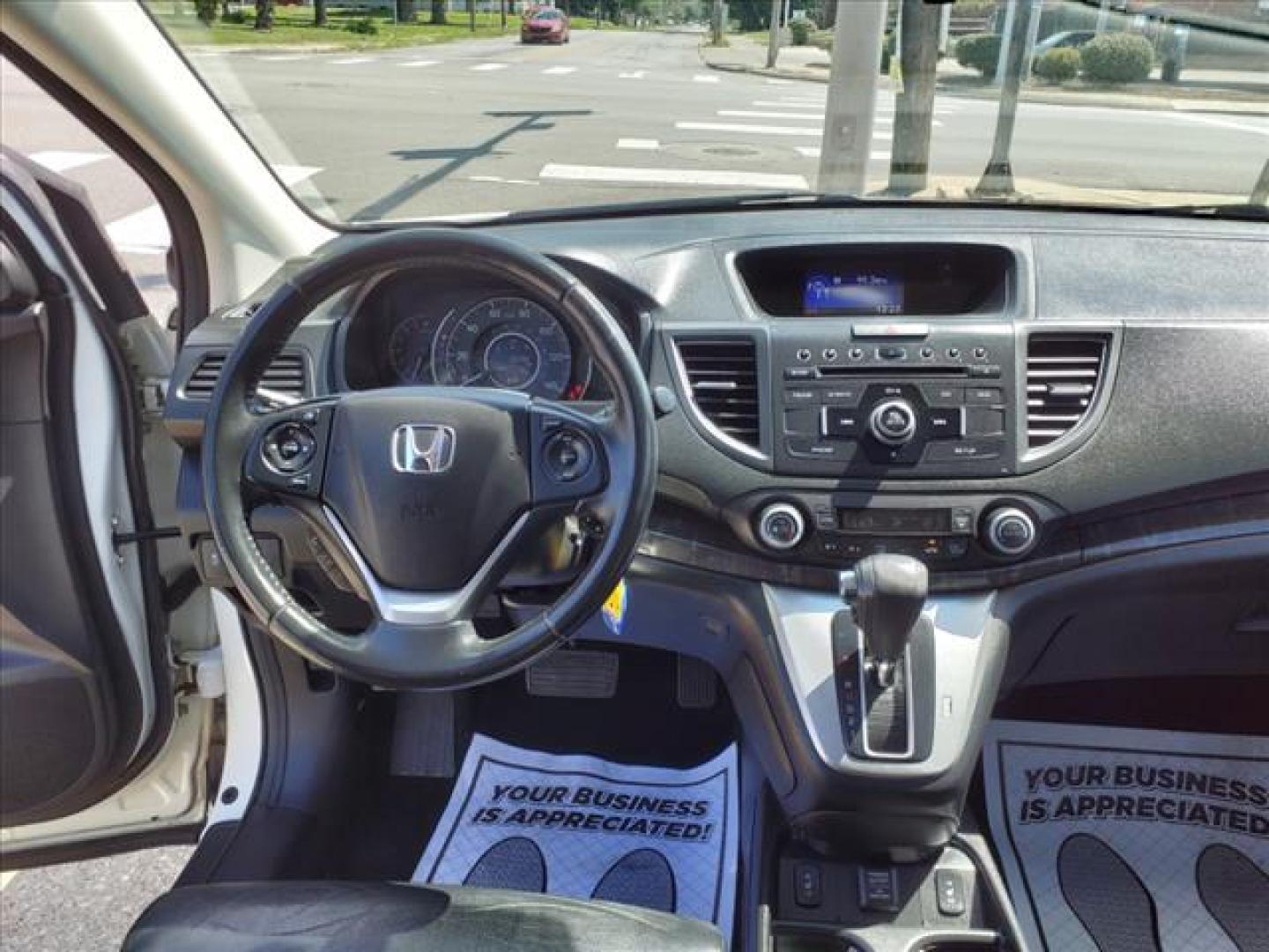 2013 White Diamond Pearl Honda CR-V AWD EX-L (2HKRM4H79DH) with an 2.4L 2.4L I4 185hp 163ft. lbs. Sequential Multiport Fuel Injection engine, 5-Speed Automatic transmission, located at 5505 N. Summit St., Toledo, OH, 43611, (419) 729-2688, 41.654953, -83.530014 - Photo#5