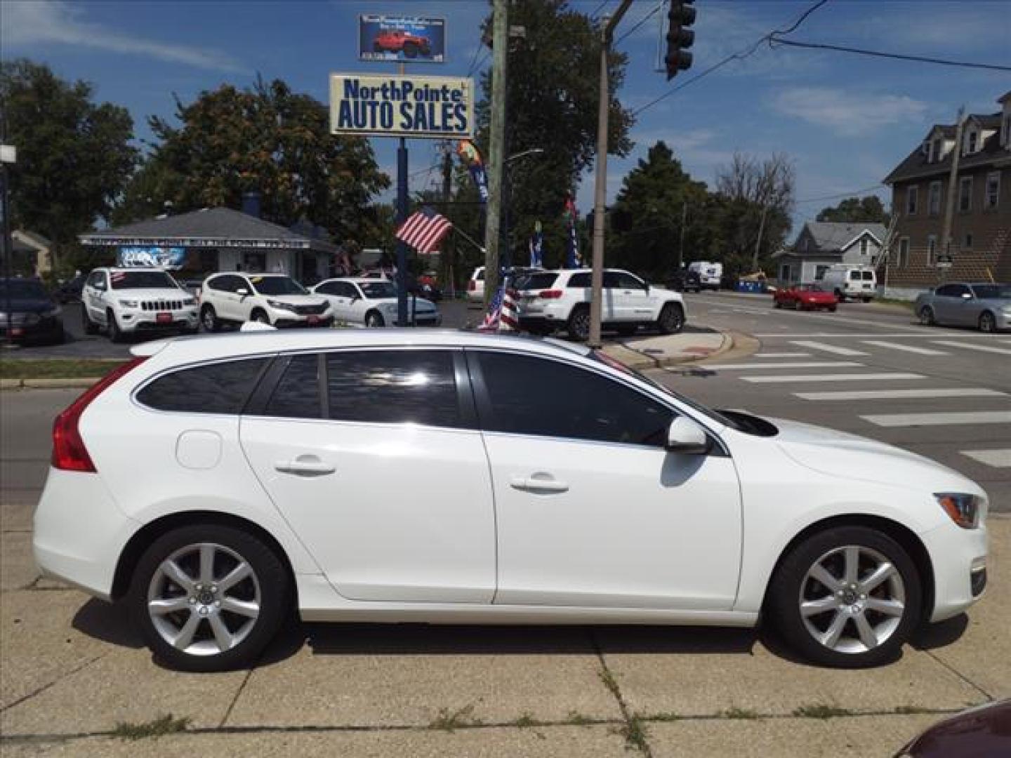 2017 Crystal White Pearl Metallic Volvo V60 T5 Premier (YV140MEK7H1) with an 2.0L 2.0L Turbo I4 240hp 258ft. lbs. ULEV Direct Injection engine, 8-Speed Shiftable Automatic transmission, located at 5505 N. Summit St., Toledo, OH, 43611, (419) 729-2688, 41.654953, -83.530014 - Photo#0