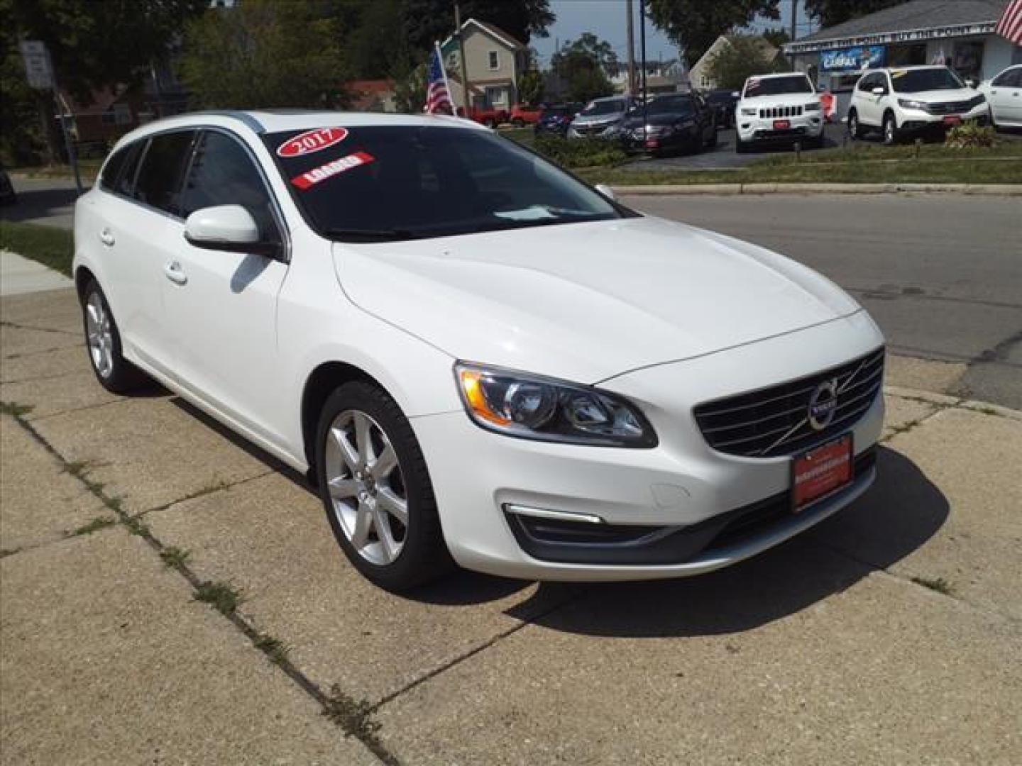 2017 Crystal White Pearl Metallic Volvo V60 T5 Premier (YV140MEK7H1) with an 2.0L 2.0L Turbo I4 240hp 258ft. lbs. ULEV Direct Injection engine, 8-Speed Shiftable Automatic transmission, located at 5505 N. Summit St., Toledo, OH, 43611, (419) 729-2688, 41.654953, -83.530014 - Photo#21