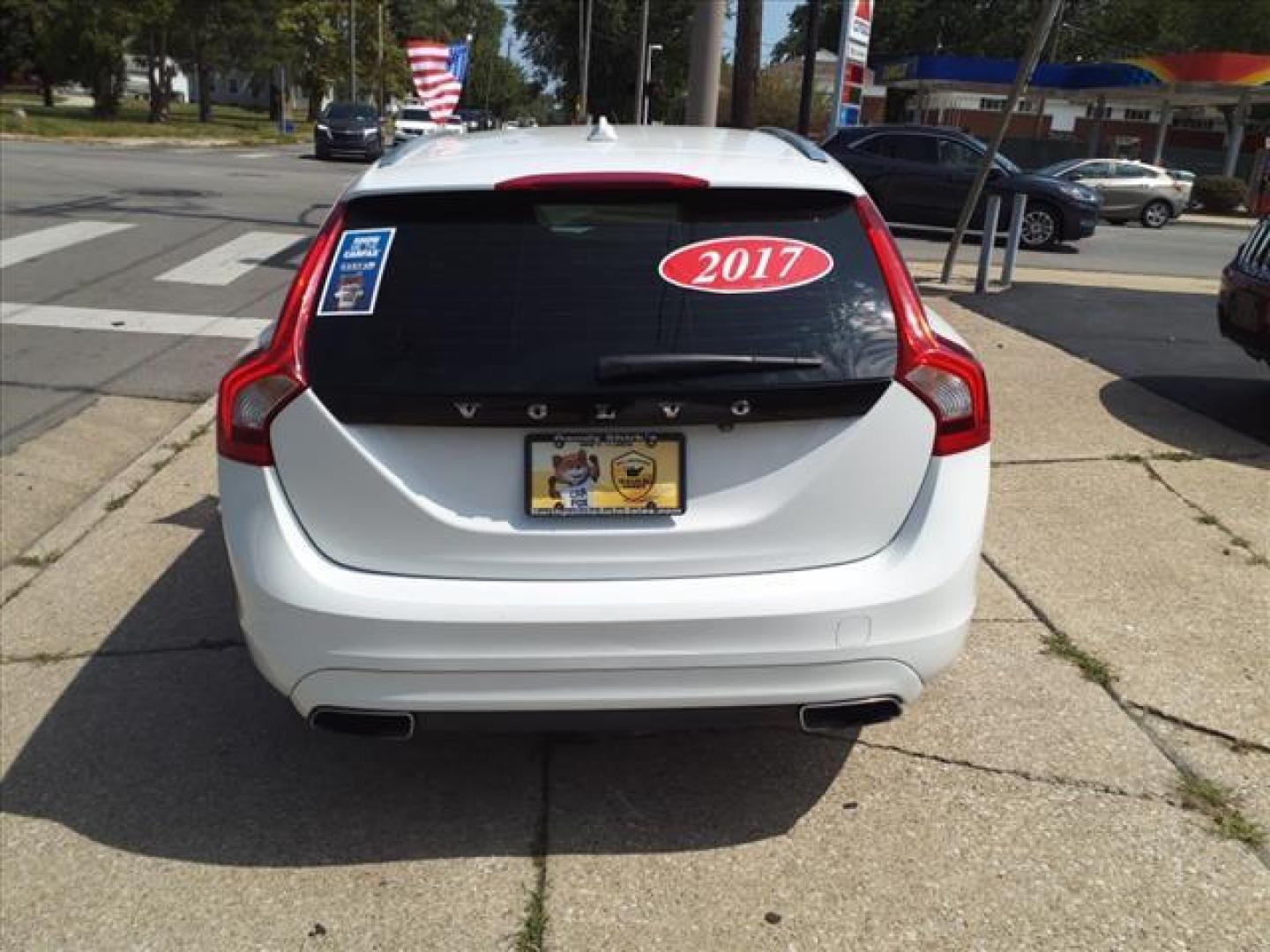 2017 Crystal White Pearl Metallic Volvo V60 T5 Premier (YV140MEK7H1) with an 2.0L 2.0L Turbo I4 240hp 258ft. lbs. ULEV Direct Injection engine, 8-Speed Shiftable Automatic transmission, located at 5505 N. Summit St., Toledo, OH, 43611, (419) 729-2688, 41.654953, -83.530014 - Photo#26