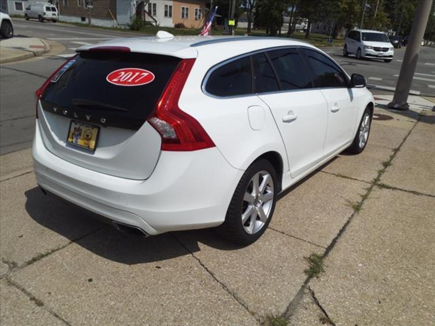 2017 Crystal White Pearl Metallic Volvo V60 T5 Premier (YV140MEK7H1) with an 2.0L 2.0L Turbo I4 240hp 258ft. lbs. ULEV Direct Injection engine, 8-Speed Shiftable Automatic transmission, located at 5505 N. Summit St., Toledo, OH, 43611, (419) 729-2688, 41.654953, -83.530014 - Photo#27