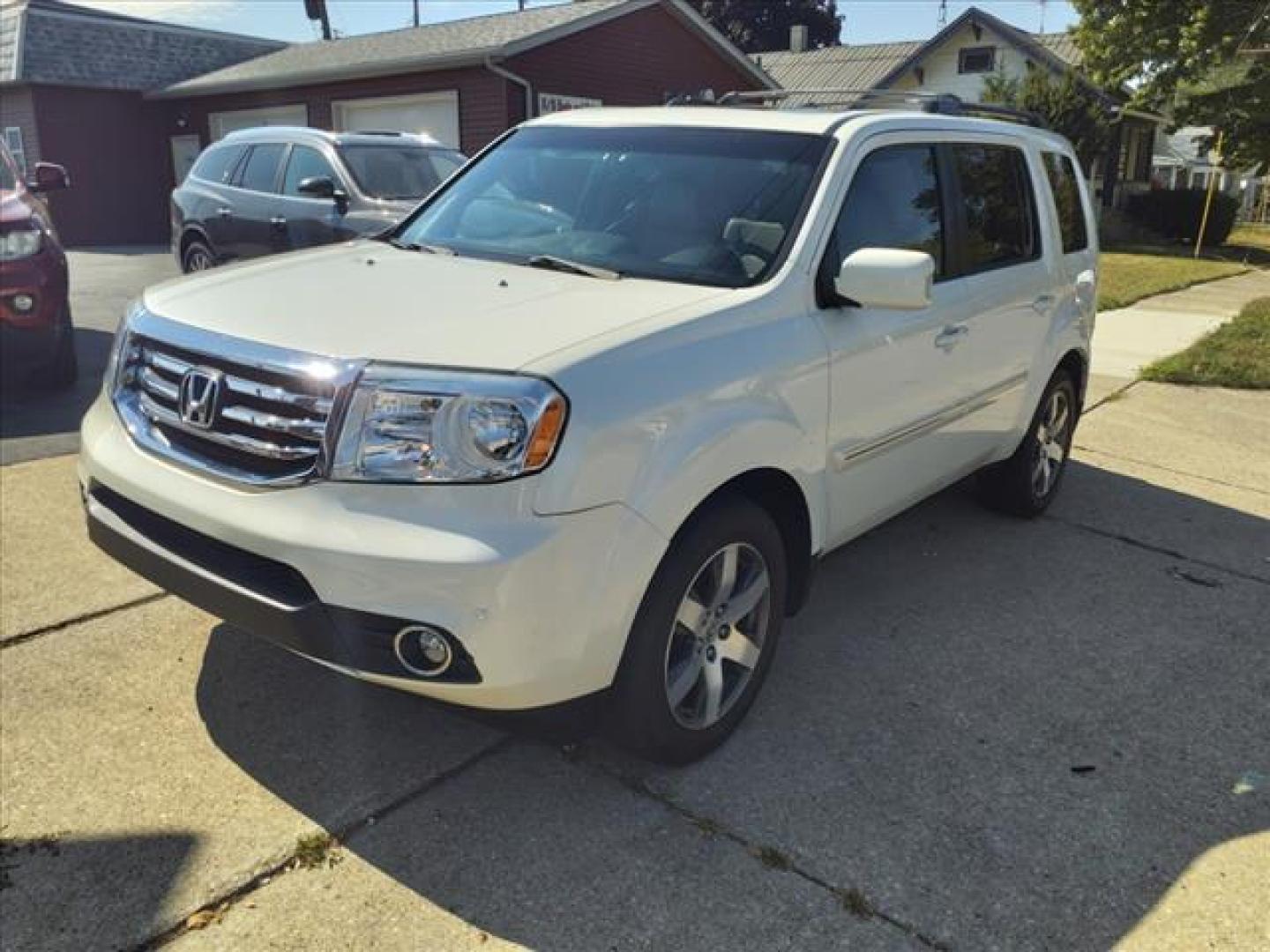 2012 White Diamond Pearl Honda Pilot Touring (5FNYF4H98CB) with an 3.5L 3.5L V6 250hp 253ft. lbs. Sequential Multiport Fuel Injection engine, 5-Speed Automatic transmission, located at 5505 N. Summit St., Toledo, OH, 43611, (419) 729-2688, 41.654953, -83.530014 - Photo#22