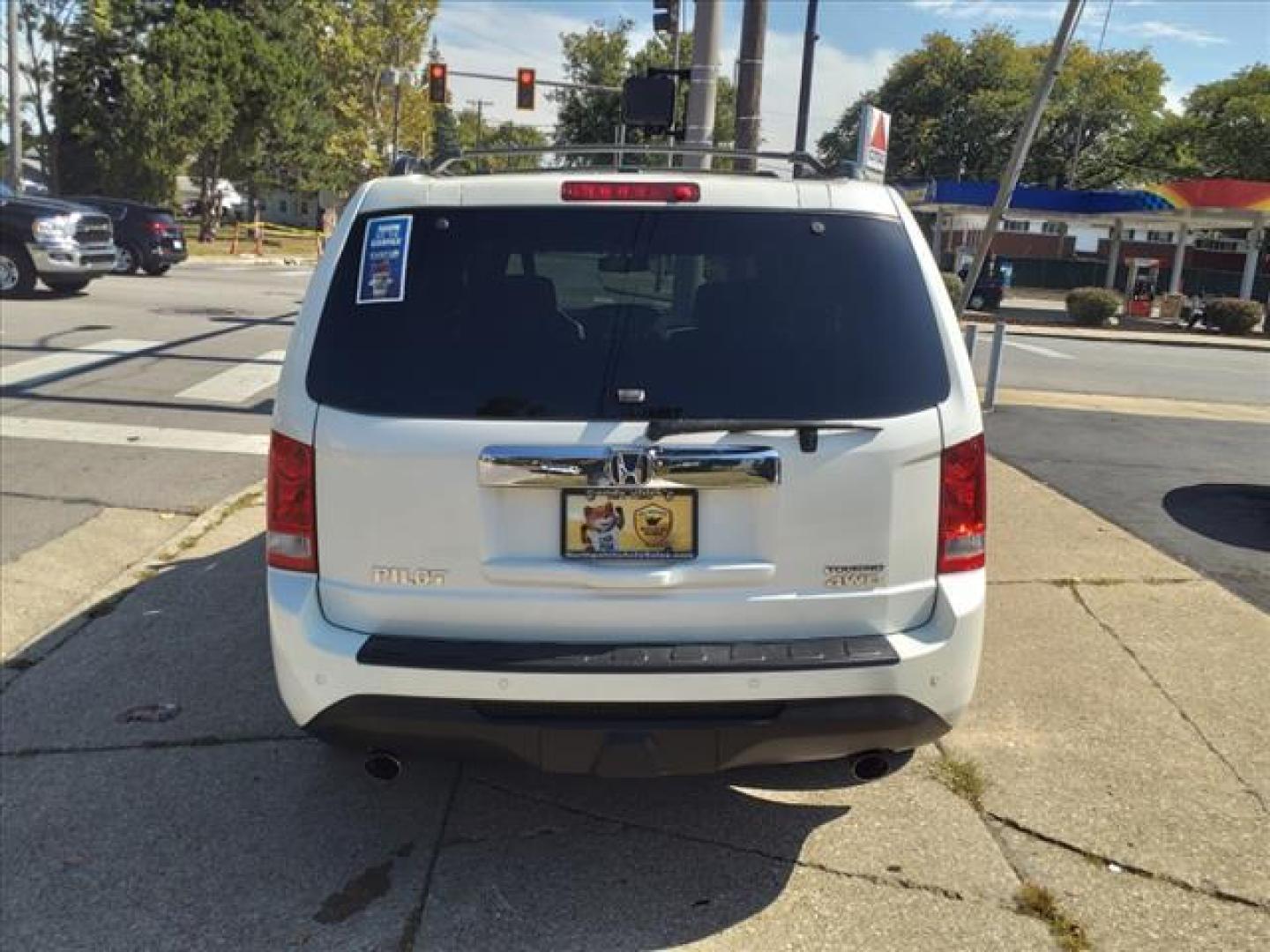 2012 White Diamond Pearl Honda Pilot Touring (5FNYF4H98CB) with an 3.5L 3.5L V6 250hp 253ft. lbs. Sequential Multiport Fuel Injection engine, 5-Speed Automatic transmission, located at 5505 N. Summit St., Toledo, OH, 43611, (419) 729-2688, 41.654953, -83.530014 - Photo#25