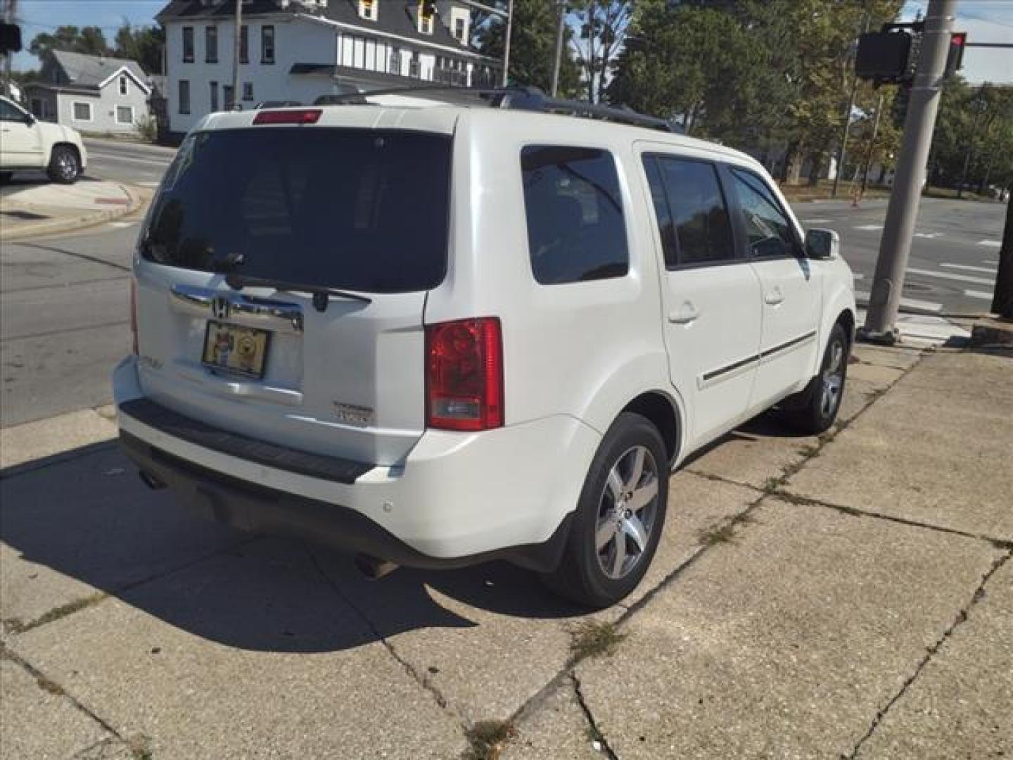 2012 White Diamond Pearl Honda Pilot Touring (5FNYF4H98CB) with an 3.5L 3.5L V6 250hp 253ft. lbs. Sequential Multiport Fuel Injection engine, 5-Speed Automatic transmission, located at 5505 N. Summit St., Toledo, OH, 43611, (419) 729-2688, 41.654953, -83.530014 - Photo#26