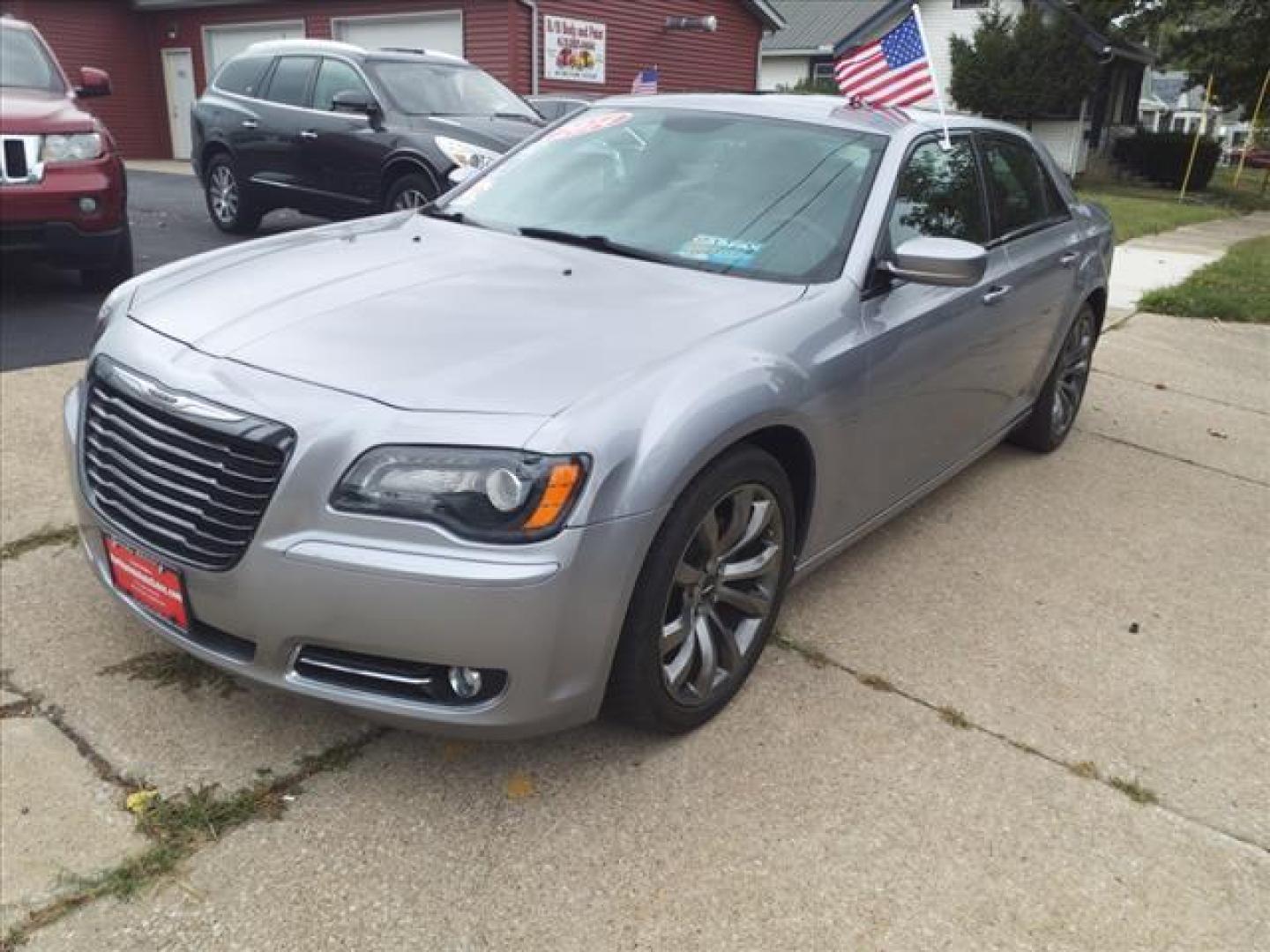 2014 Billet Silver Metallic Clear Coat Chrysler 300 S (2C3CCABG0EH) with an 3.6L Pentastar 3.6L V6 300hp 264ft. lbs. Sequential Multiport Fuel Injection engine, 8-Speed Shiftable Automatic transmission, located at 5505 N. Summit St., Toledo, OH, 43611, (419) 729-2688, 41.654953, -83.530014 - Photo#23