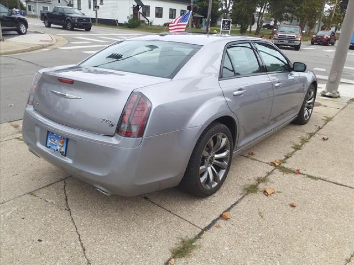 2014 Billet Silver Metallic Clear Coat Chrysler 300 S (2C3CCABG0EH) with an 3.6L Pentastar 3.6L V6 300hp 264ft. lbs. Sequential Multiport Fuel Injection engine, 8-Speed Shiftable Automatic transmission, located at 5505 N. Summit St., Toledo, OH, 43611, (419) 729-2688, 41.654953, -83.530014 - Photo#27