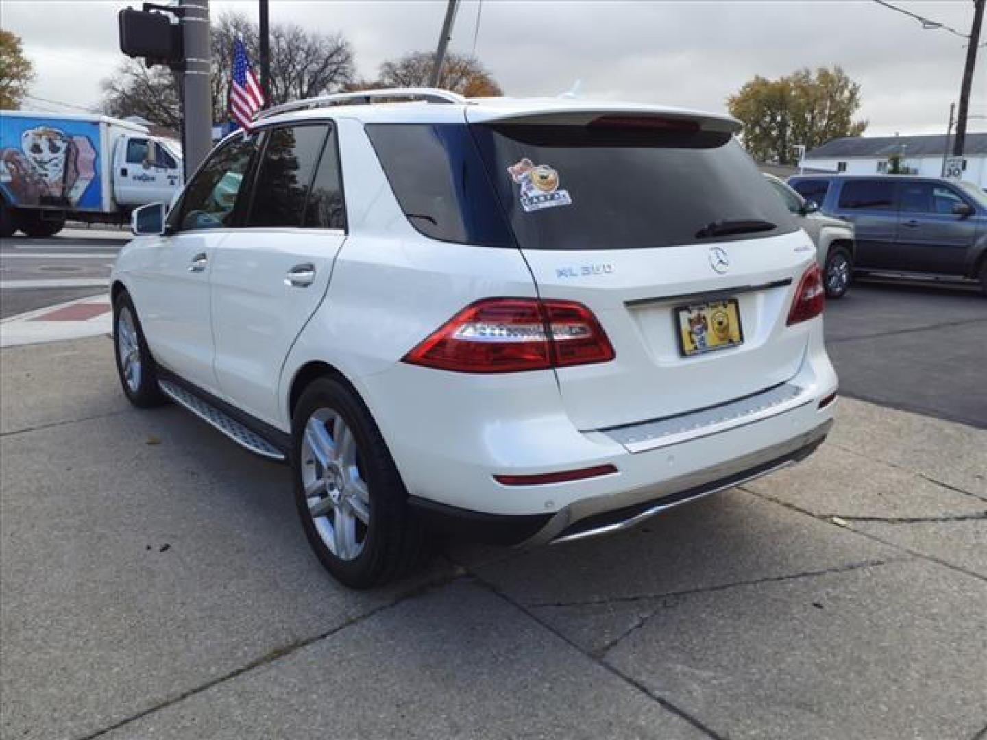 2014 Polar White 149 Mercedes-Benz M-Class 4matic ML 350 4MATIC (4JGDA5HB4EA) with an 3.5L 3.5L V6 302hp 273ft. lbs. Direct Injection engine, 7-Speed Shiftable Automatic transmission, located at 5505 N. Summit St., Toledo, OH, 43611, (419) 729-2688, 41.654953, -83.530014 - Photo#24