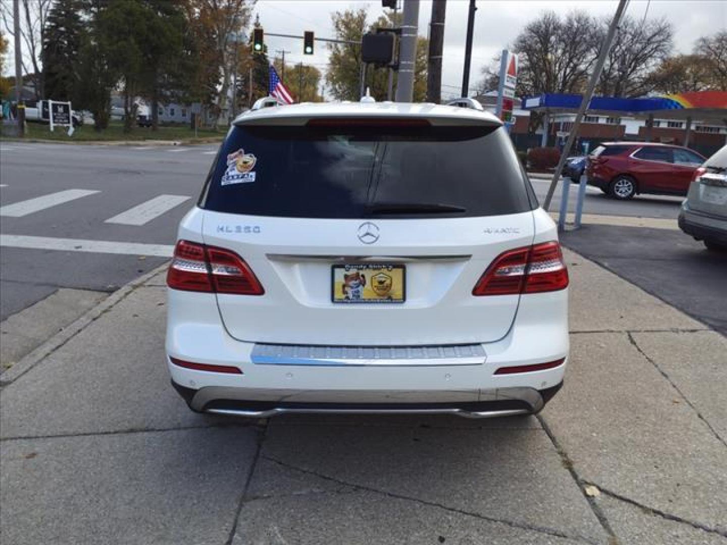 2014 Polar White 149 Mercedes-Benz M-Class 4matic ML 350 4MATIC (4JGDA5HB4EA) with an 3.5L 3.5L V6 302hp 273ft. lbs. Direct Injection engine, 7-Speed Shiftable Automatic transmission, located at 5505 N. Summit St., Toledo, OH, 43611, (419) 729-2688, 41.654953, -83.530014 - Photo#25