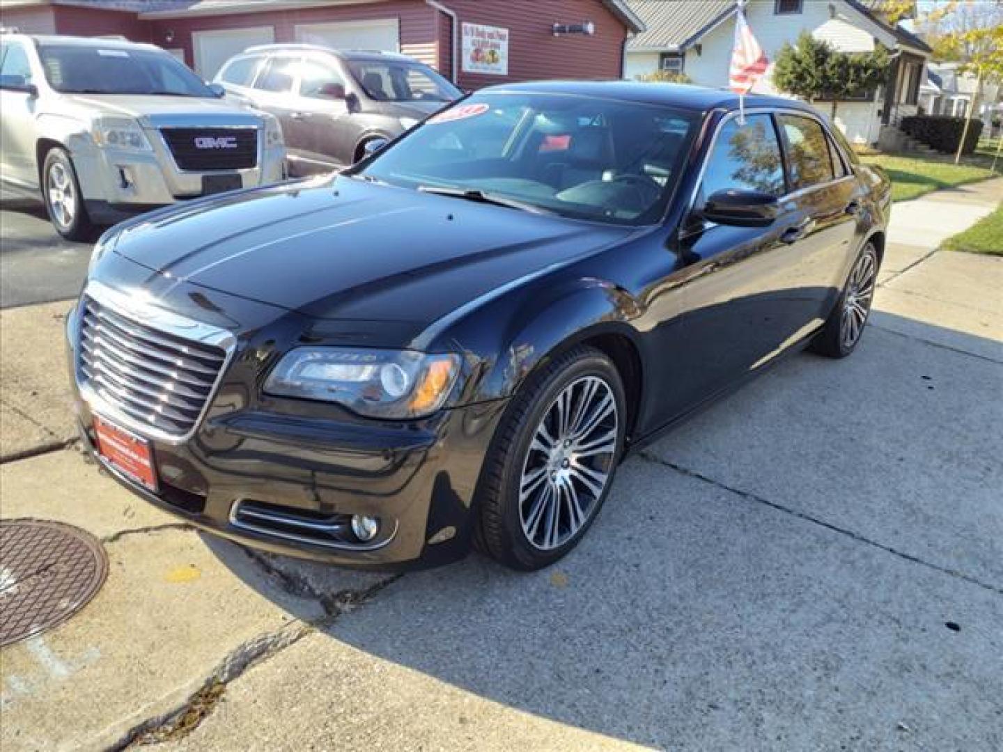 2013 Gloss Black Px8 Chrysler 300 S (2C3CCABG1DH) with an 3.6L Pentastar 3.6L V6 300hp 264ft. lbs. Sequential Multiport Fuel Injection engine, Automatic transmission, located at 5505 N. Summit St., Toledo, OH, 43611, (419) 729-2688, 41.654953, -83.530014 - Photo#22