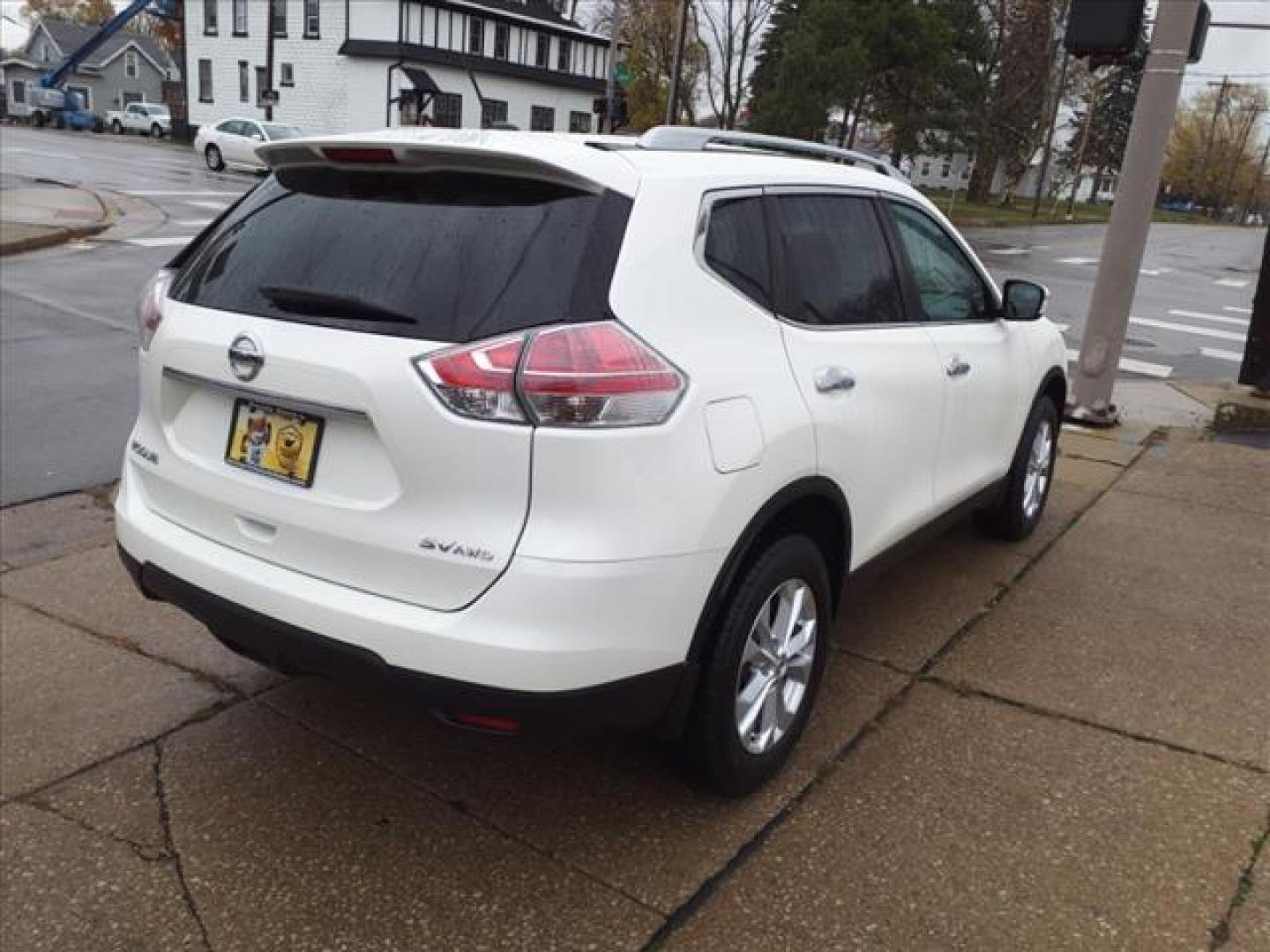 2016 Pearl White Nissan Rouge AWD SV (5N1AT2MV0GC) with an 2.5L 2.5L I4 170hp 175ft. lbs. Sequential Multiport Fuel Injection engine, CVT transmission, located at 5505 N. Summit St., Toledo, OH, 43611, (419) 729-2688, 41.654953, -83.530014 - Photo#24