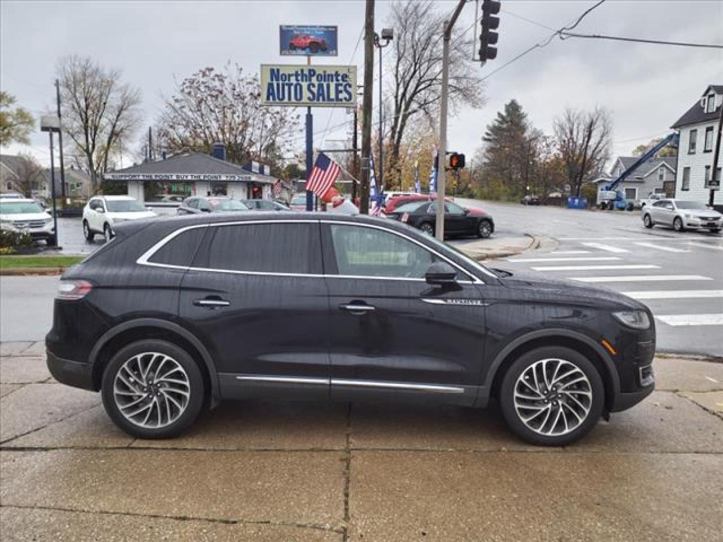 2019 Infinite Black Um Lincoln Nautilus AWD Reserve (2LMPJ8L9XKB) with an 2.0L 2.0L Turbo I4 250hp 275ft. lbs. Direct Injection engine, 8-Speed Shiftable Automatic transmission, located at 5505 N. Summit St., Toledo, OH, 43611, (419) 729-2688, 41.654953, -83.530014 - Photo#0