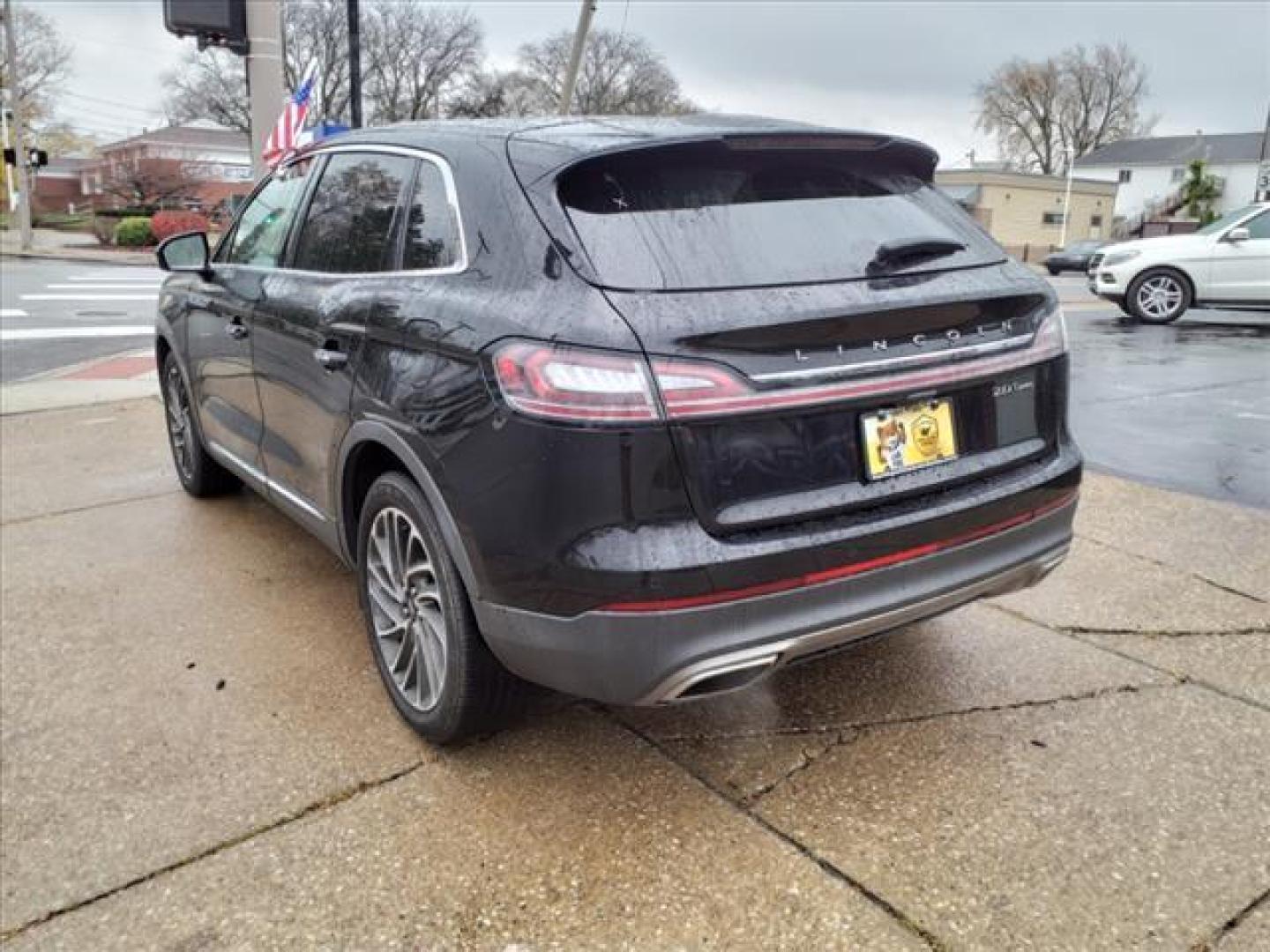 2019 Infinite Black Um Lincoln Nautilus AWD Reserve (2LMPJ8L9XKB) with an 2.0L 2.0L Turbo I4 250hp 275ft. lbs. Direct Injection engine, 8-Speed Shiftable Automatic transmission, located at 5505 N. Summit St., Toledo, OH, 43611, (419) 729-2688, 41.654953, -83.530014 - Photo#25