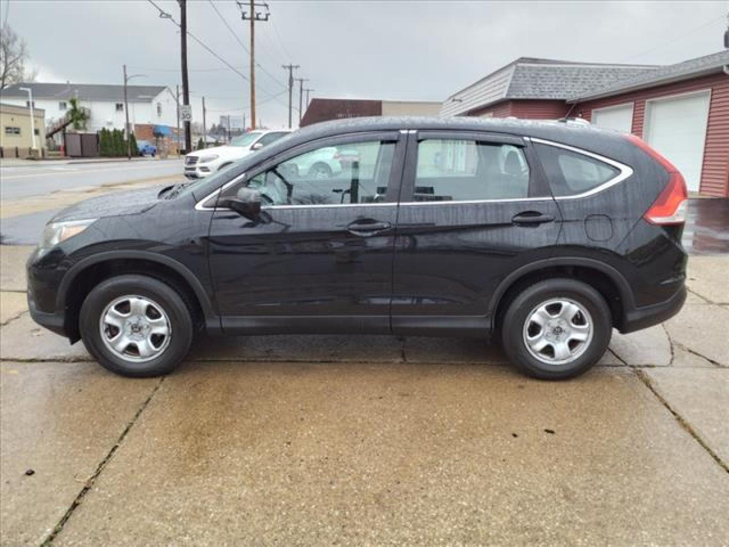 2014 Crystal Black Pearl Bk Honda CR-V AWD LX (2HKRM4H3XEH) with an 2.4L 2.4L I4 185hp 163ft. lbs. Sequential Multiport Fuel Injection engine, 5-Speed Automatic transmission, located at 5505 N. Summit St., Toledo, OH, 43611, (419) 729-2688, 41.654953, -83.530014 - Photo#19