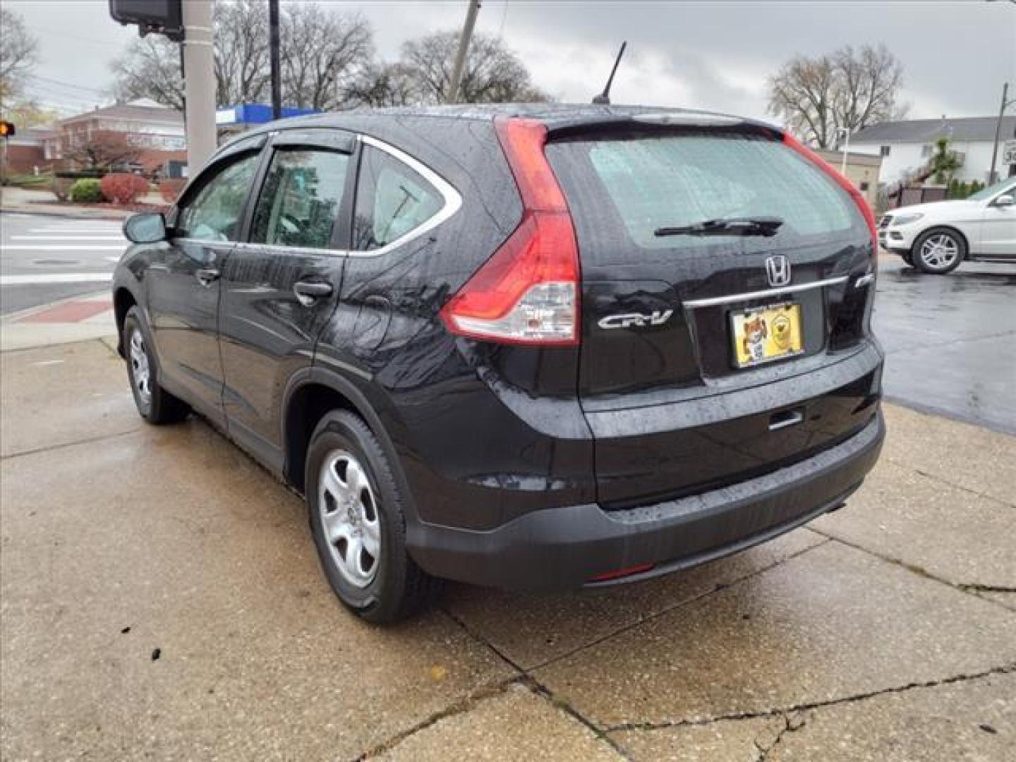 2014 Crystal Black Pearl Bk Honda CR-V AWD LX (2HKRM4H3XEH) with an 2.4L 2.4L I4 185hp 163ft. lbs. Sequential Multiport Fuel Injection engine, 5-Speed Automatic transmission, located at 5505 N. Summit St., Toledo, OH, 43611, (419) 729-2688, 41.654953, -83.530014 - Photo#20