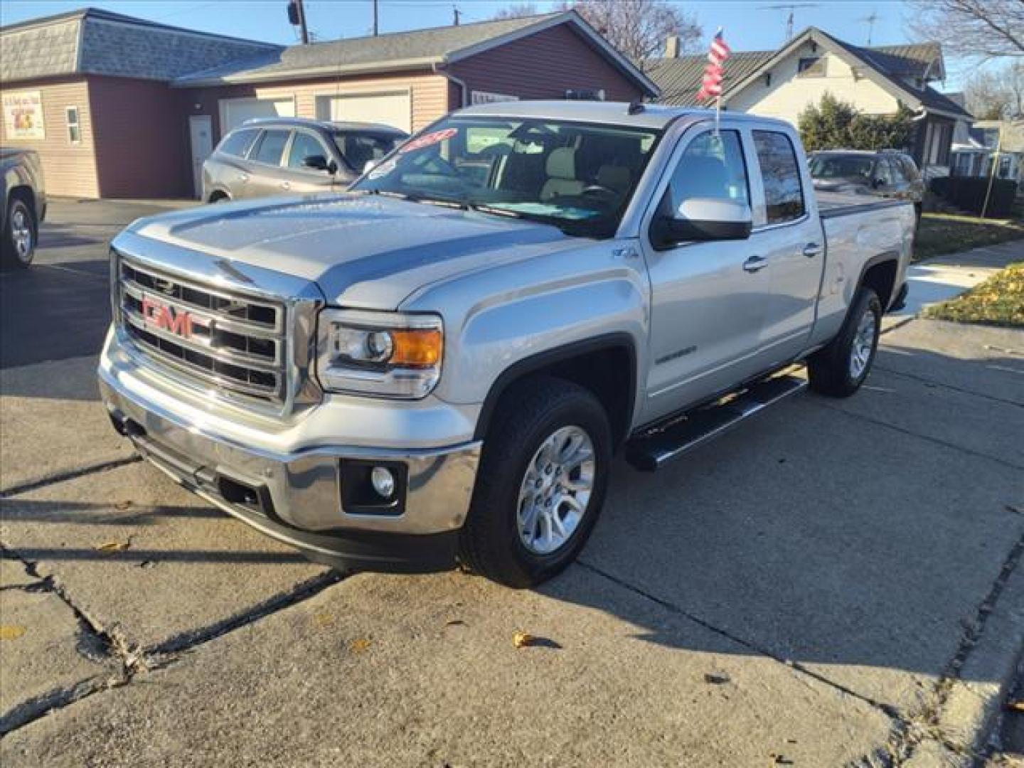 2014 Quicksilver Metallic Gan GMC Sierra 1500 4x4 SLE (1GTV2UEC6EZ) with an 5.3L EcoTec3 5.3L Flex Fuel V8 355hp 383ft. lbs. Direct Injection engine, 6-Speed Shiftable Automatic w/Overdrive transmission, located at 5505 N. Summit St., Toledo, OH, 43611, (419) 729-2688, 41.654953, -83.530014 - Photo#18