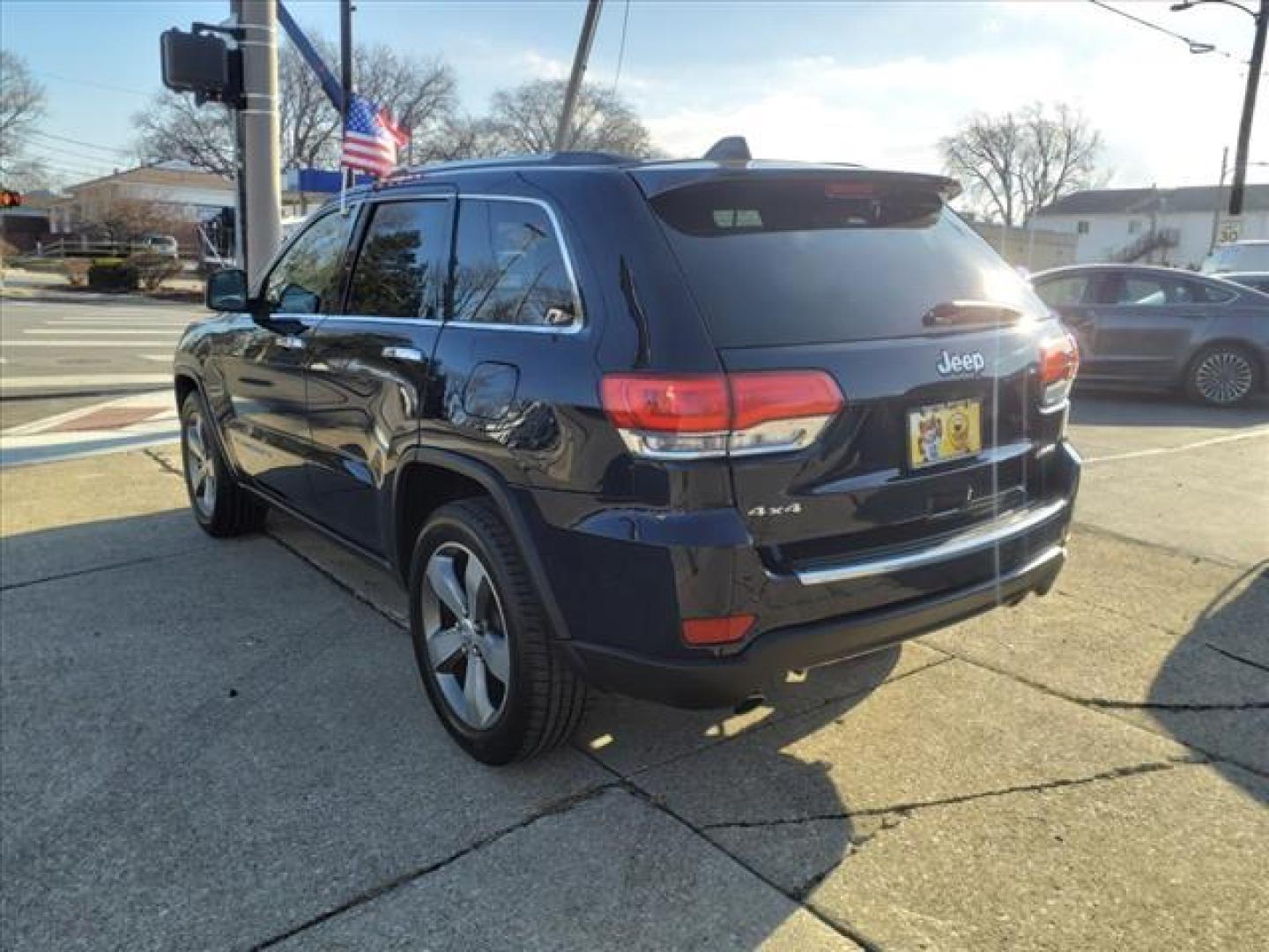 2014 True Blue Pearl Coat Pbu Jeep Grand Cherokee 4x4 Limited (1C4RJFBG4EC) with an 3.6L 3.6L V6 290hp 260ft. lbs. Sequential Multiport Fuel Injection engine, 8-Speed Shiftable Automatic transmission, located at 5505 N. Summit St., Toledo, OH, 43611, (419) 729-2688, 41.654953, -83.530014 - Photo#23