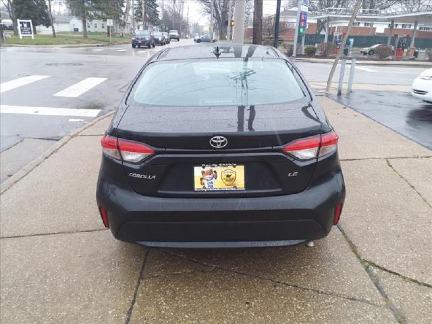 2021 Black Sand Pearl 209 Toyota Corolla LE (5YFEPMAE6MP) with an 1.8L 1.8L I4 139hp 126ft. lbs. Sequential Multiport Fuel Injection engine, CVT transmission, located at 5505 N. Summit St., Toledo, OH, 43611, (419) 729-2688, 41.654953, -83.530014 - Photo#20