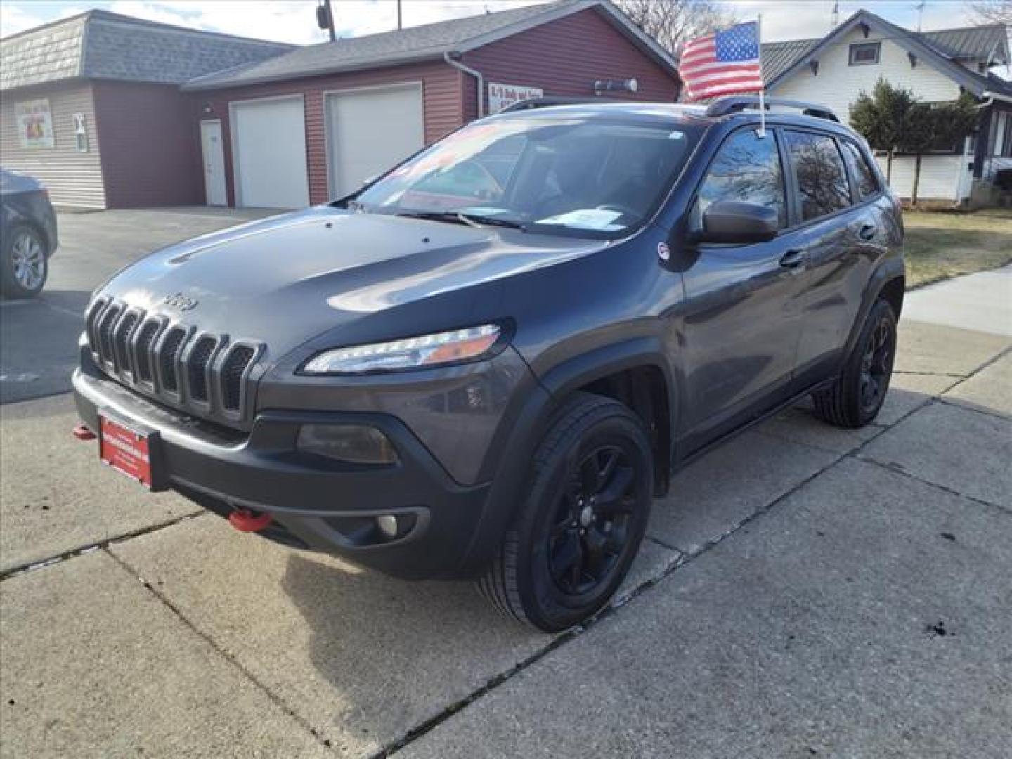 2016 Brilliant Black Crystal Pearl Coat Pxr Jeep Cherokee 4x4 Trailhawk (1C4PJMBS8GW) with an 3.2L 3.2L V6 271hp 239ft. lbs. Sequential Multiport Fuel Injection engine, 4WD 9-Speed Shiftable Automatic transmission, located at 5505 N. Summit St., Toledo, OH, 43611, (419) 729-2688, 41.654953, -83.530014 - Photo#19