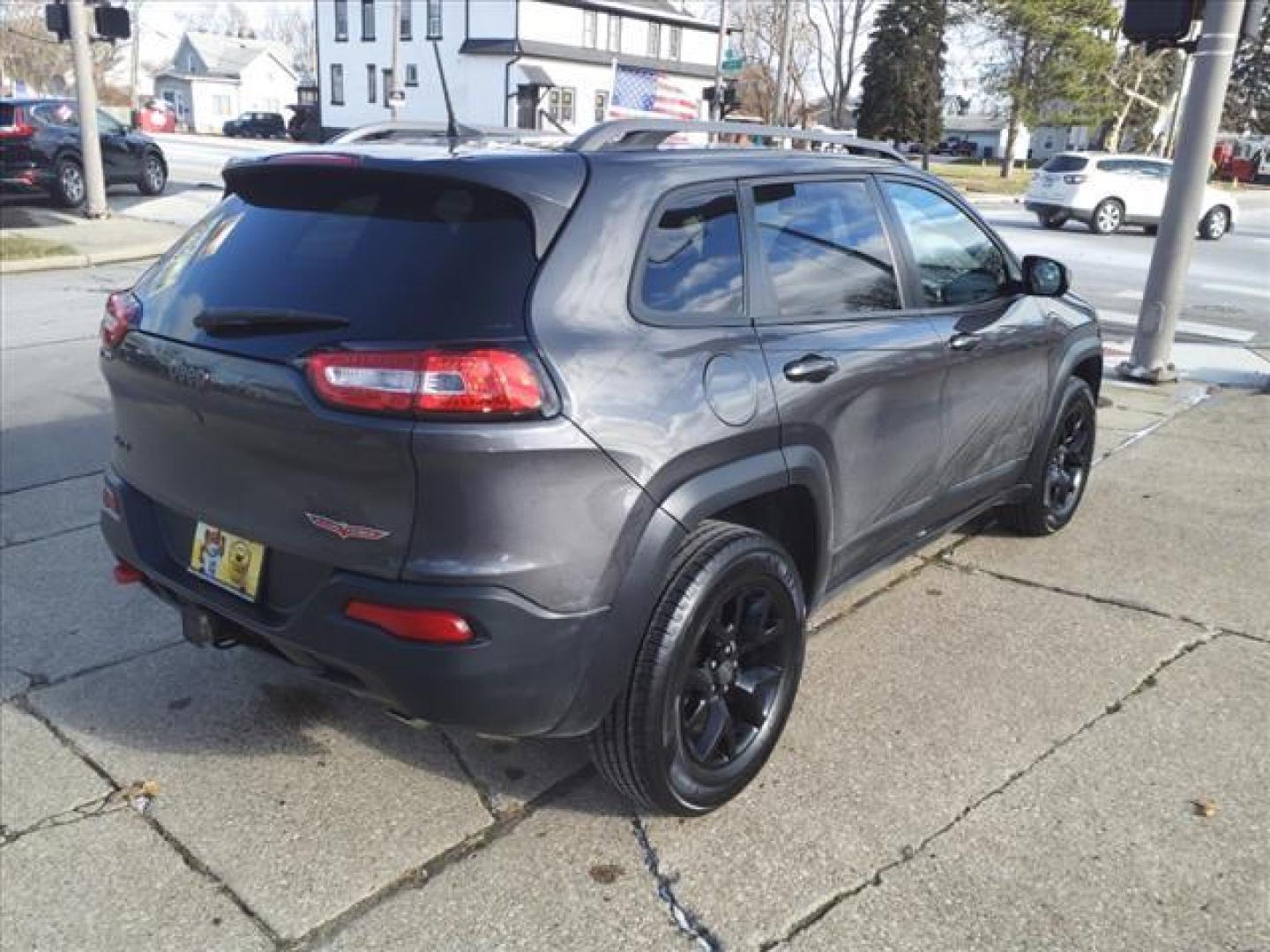 2016 Brilliant Black Crystal Pearl Coat Pxr Jeep Cherokee 4x4 Trailhawk (1C4PJMBS8GW) with an 3.2L 3.2L V6 271hp 239ft. lbs. Sequential Multiport Fuel Injection engine, 4WD 9-Speed Shiftable Automatic transmission, located at 5505 N. Summit St., Toledo, OH, 43611, (419) 729-2688, 41.654953, -83.530014 - Photo#23