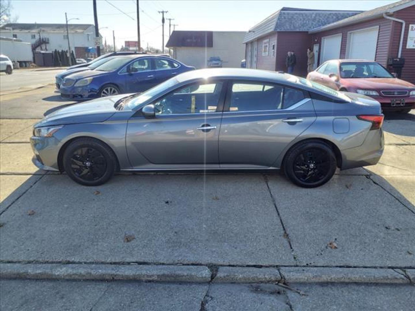 2020 Gun Metallic Kad Nissan Altima 2.5 S (1N4BL4BV5LC) with an 2.5L 2.5L I4 188hp 180ft. lbs. Direct Injection engine, Xtronic CVT transmission, located at 5505 N. Summit St., Toledo, OH, 43611, (419) 729-2688, 41.654953, -83.530014 - Photo#18