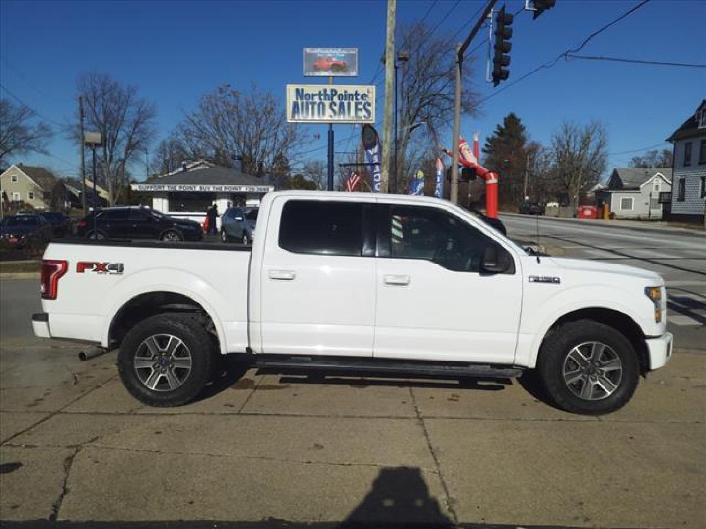 2015 Oxford White Yz Ford F-150 4x4 XLT (1FTEW1EF9FK) with an 5.0L 5.0L Flex Fuel V8 385hp 387ft. lbs. Sequential Multiport Fuel Injection engine, 6-Speed Shiftable Automatic transmission, located at 5505 N. Summit St., Toledo, OH, 43611, (419) 729-2688, 41.654953, -83.530014 - Photo#0