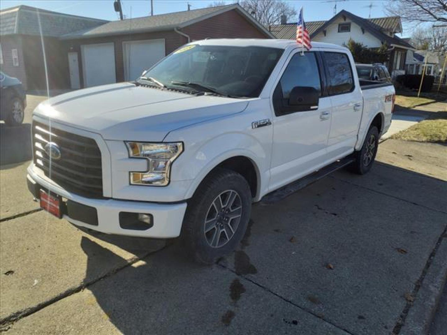 2015 Oxford White Yz Ford F-150 4x4 XLT (1FTEW1EF9FK) with an 5.0L 5.0L Flex Fuel V8 385hp 387ft. lbs. Sequential Multiport Fuel Injection engine, 6-Speed Shiftable Automatic transmission, located at 5505 N. Summit St., Toledo, OH, 43611, (419) 729-2688, 41.654953, -83.530014 - Photo#19