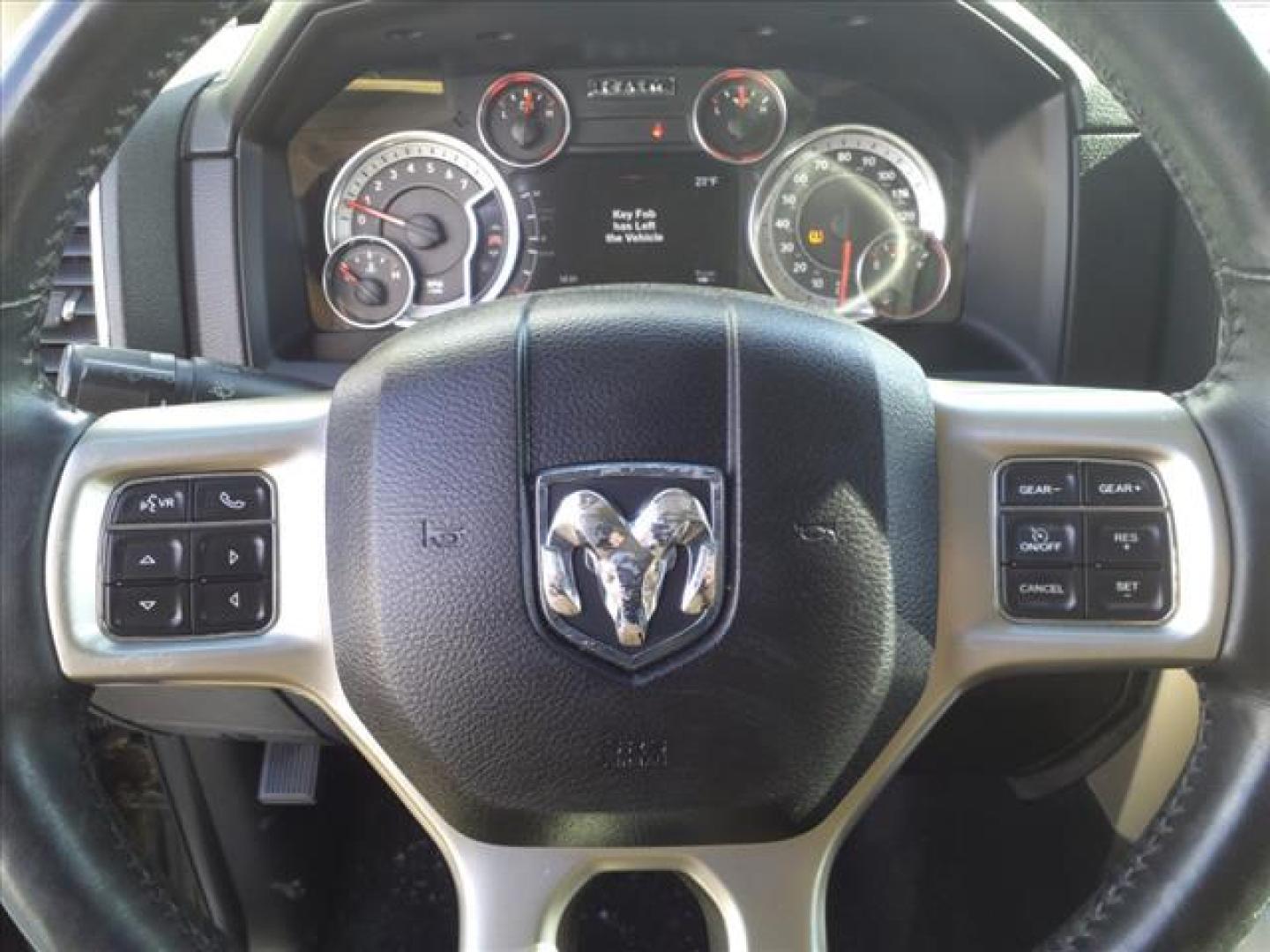 2015 Black Clear Coat/Bright Silver Metallic Clear Coat RAM 1500 4x4 Laramie (1C6RR7VT2FS) with an 5.7L HEMI 5.7L V8 395hp 410ft. lbs. Sequential Multiport Fuel Injection engine, 8-Speed Shiftable Automatic transmission, located at 5505 N. Summit St., Toledo, OH, 43611, (419) 729-2688, 41.654953, -83.530014 - Photo#8