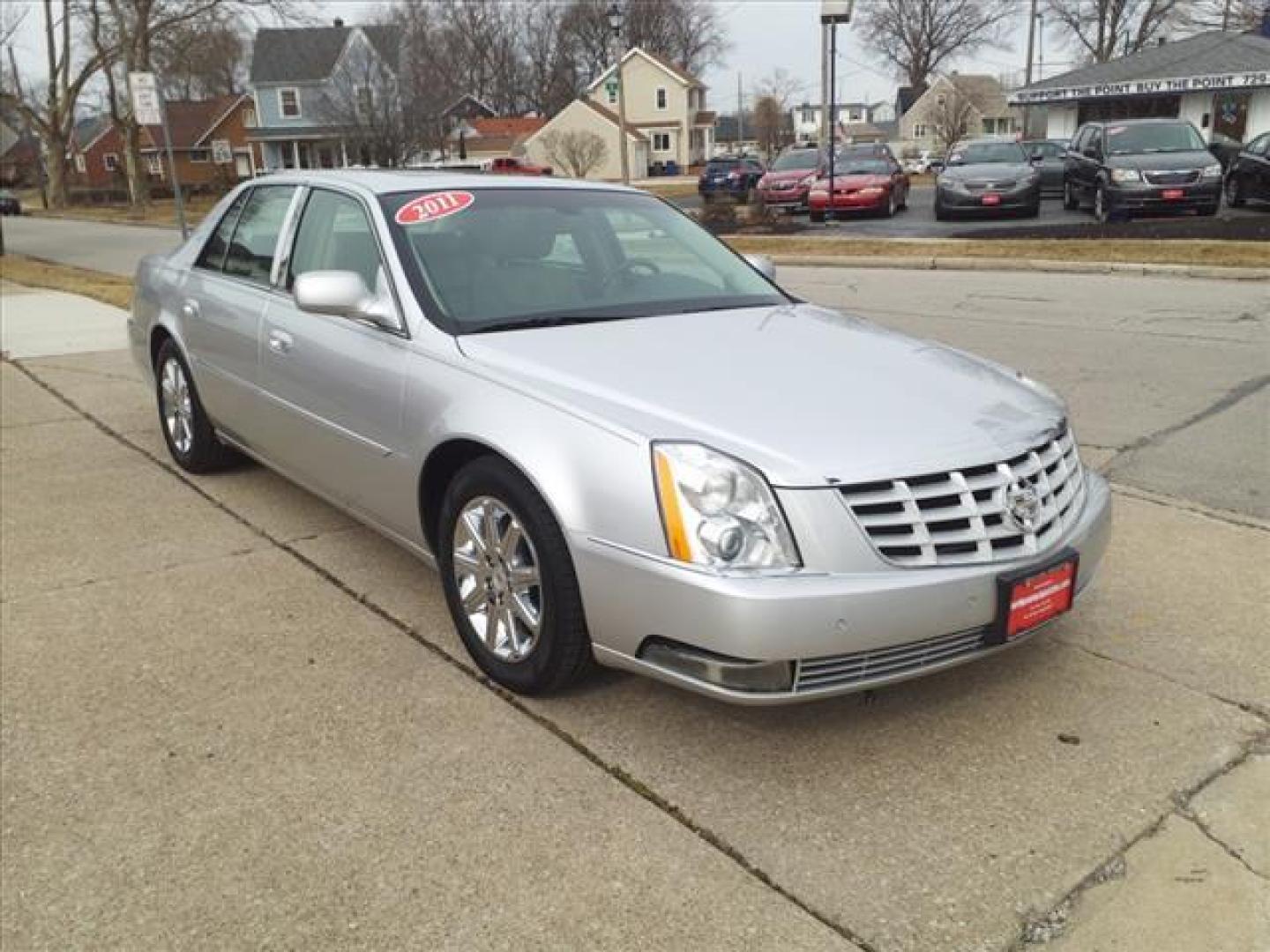 2011 Radiant Silver Metallic 17u Cadillac DTS Premium Collection (1G6KH5E66BU) with an 4.6L Northstar 4.6L V8 275hp 295ft. lbs. Sequential-Port F.I. engine, 4-Speed Automatic transmission, located at 5505 N. Summit St., Toledo, OH, 43611, (419) 729-2688, 41.654953, -83.530014 - Photo#19